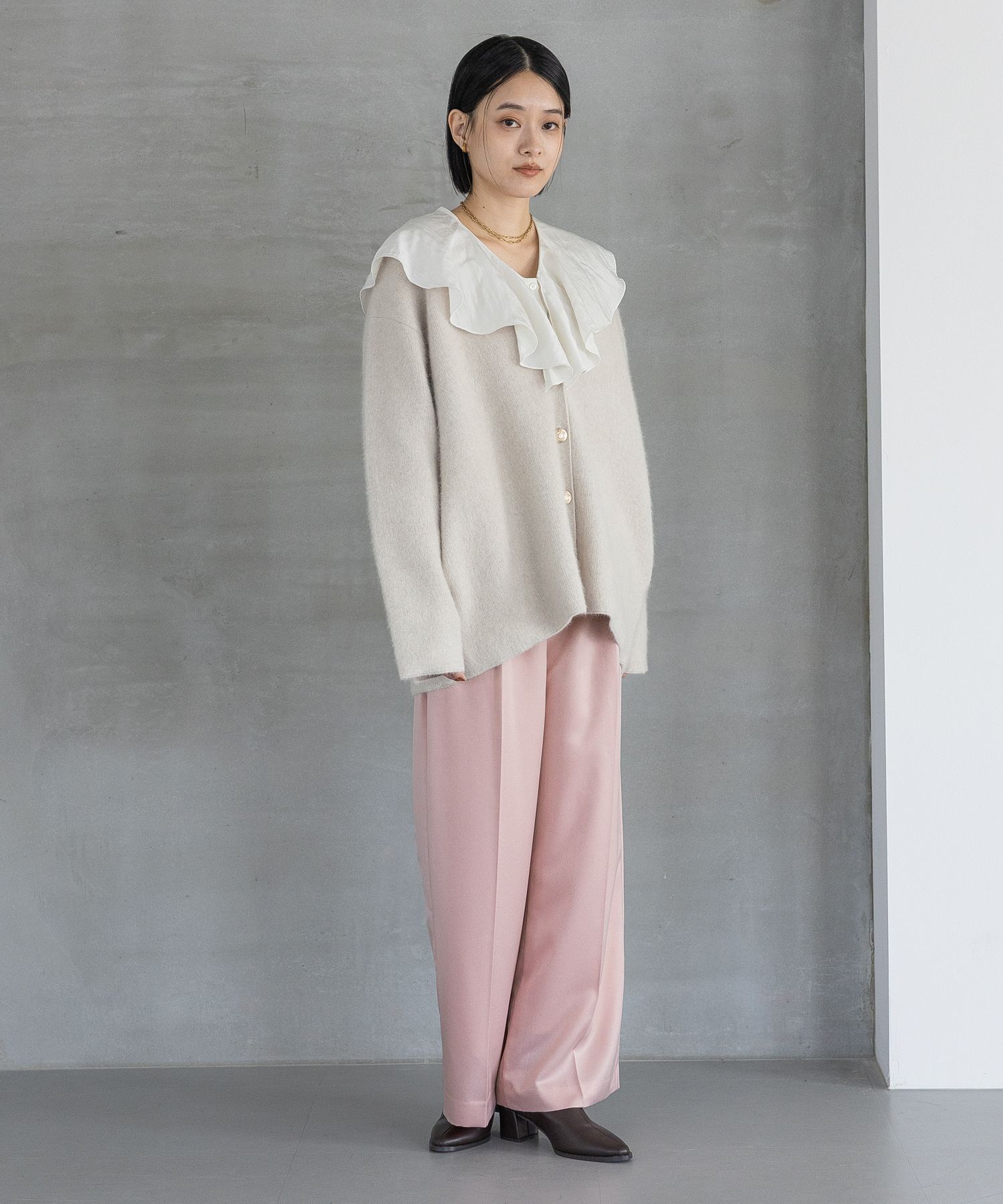 A part by 「ブライトサテンストレートパンツ」|スラックス|