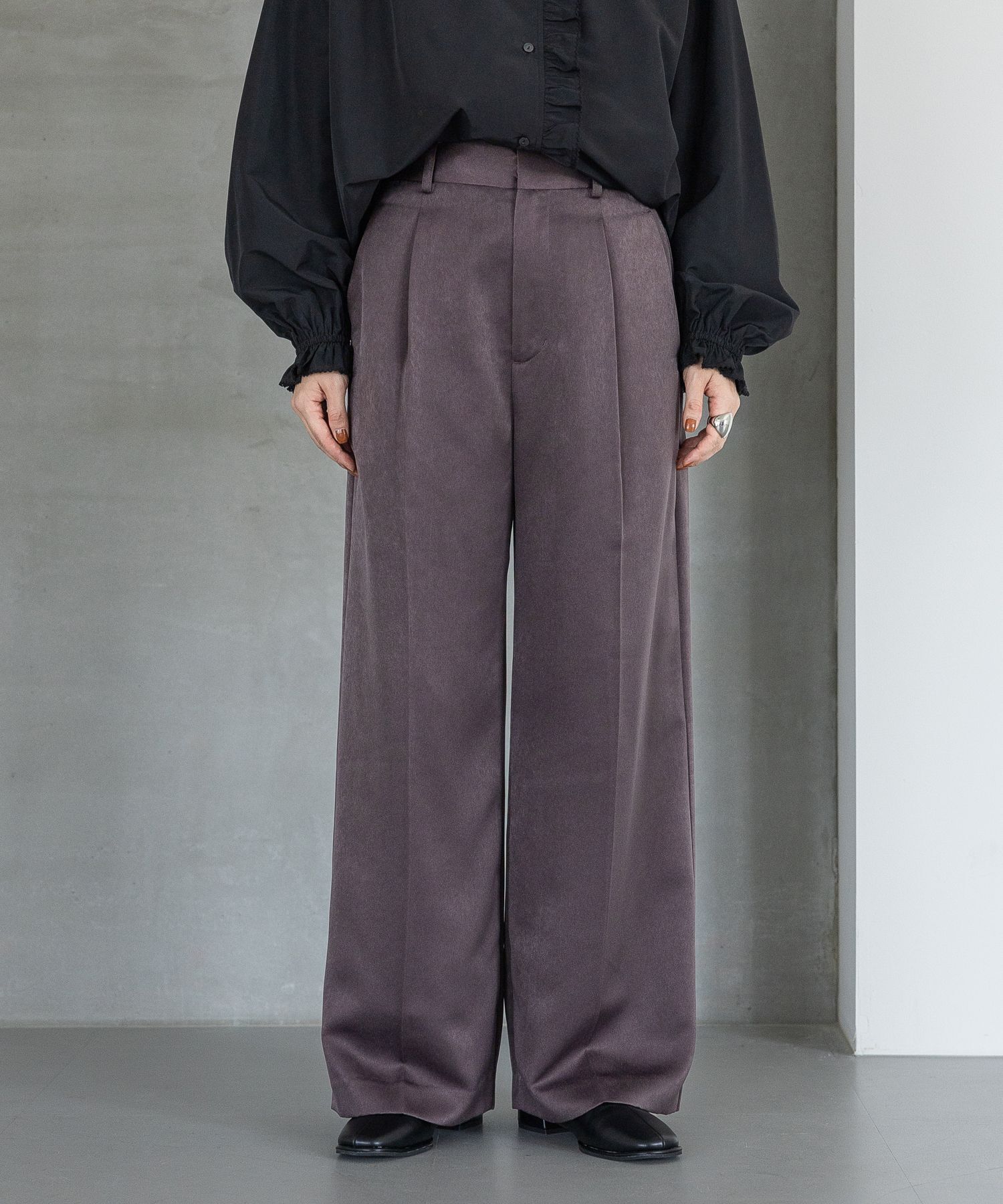 A part by 「ブライトサテンストレートパンツ」|スラックス|