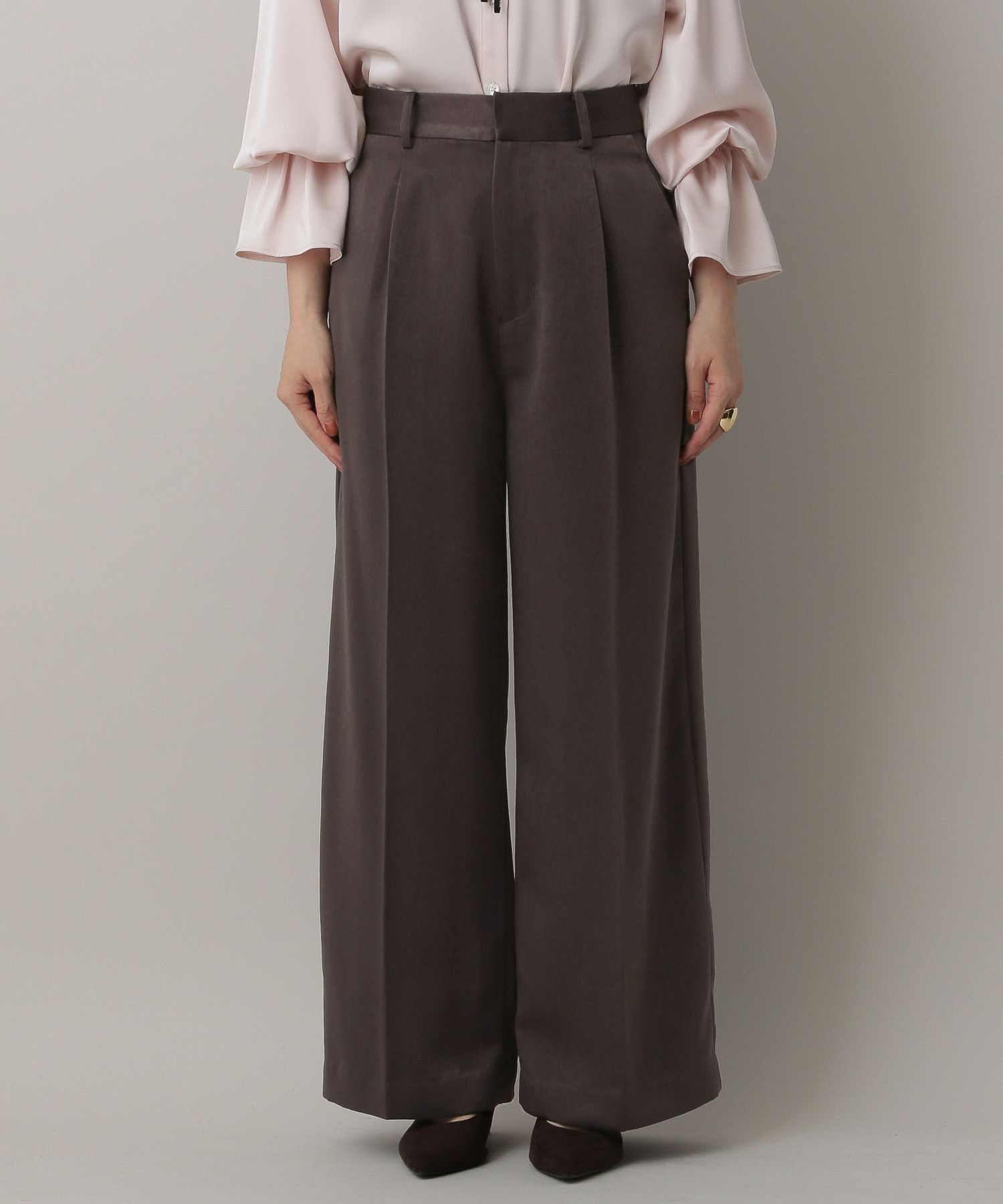 A part by 「ブライトサテンストレートパンツ」|スラックス|