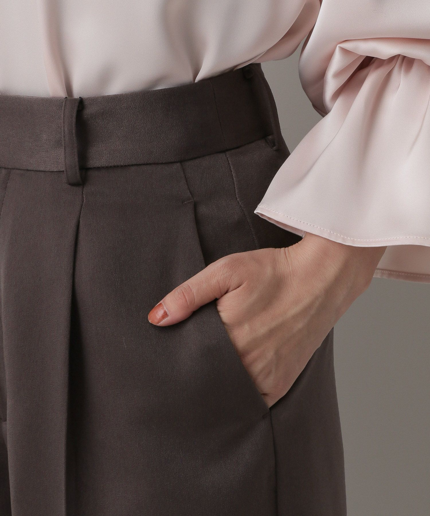 A part by 「ブライトサテンストレートパンツ」|スラックス|