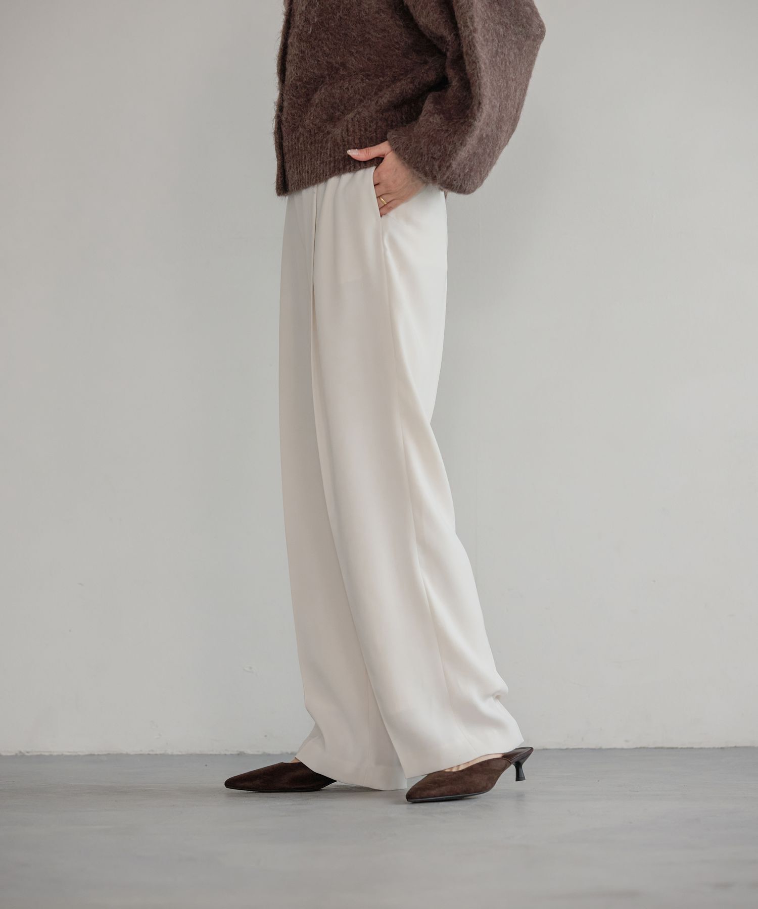 A part by 「サテンタックストレートパンツ」|スラックス|