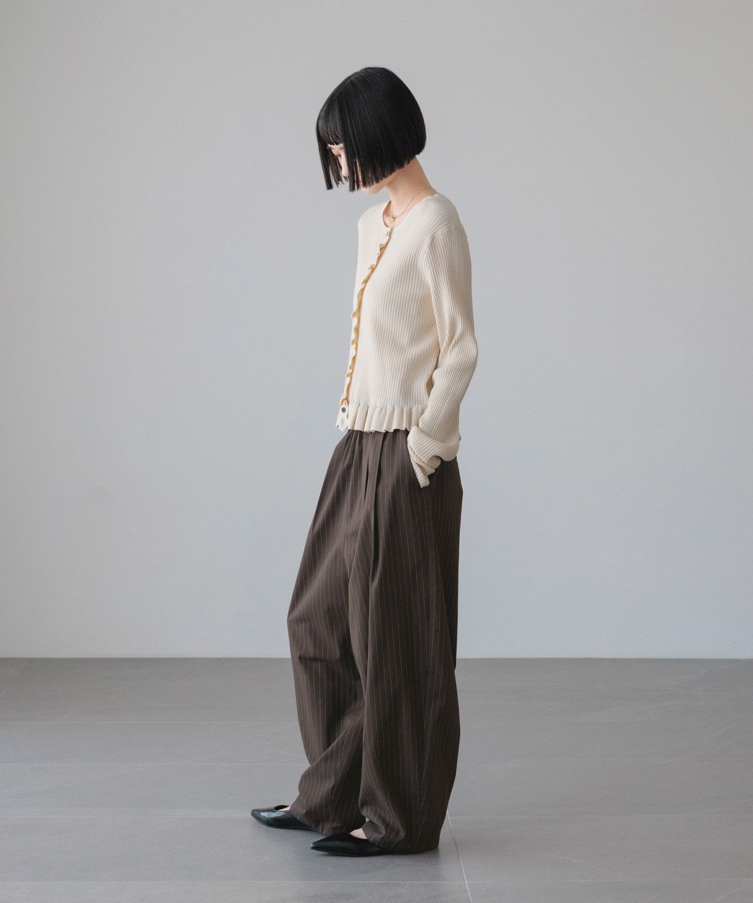 LOWRYS FARM「イージーワイドコクーンパンツ」|チノ|