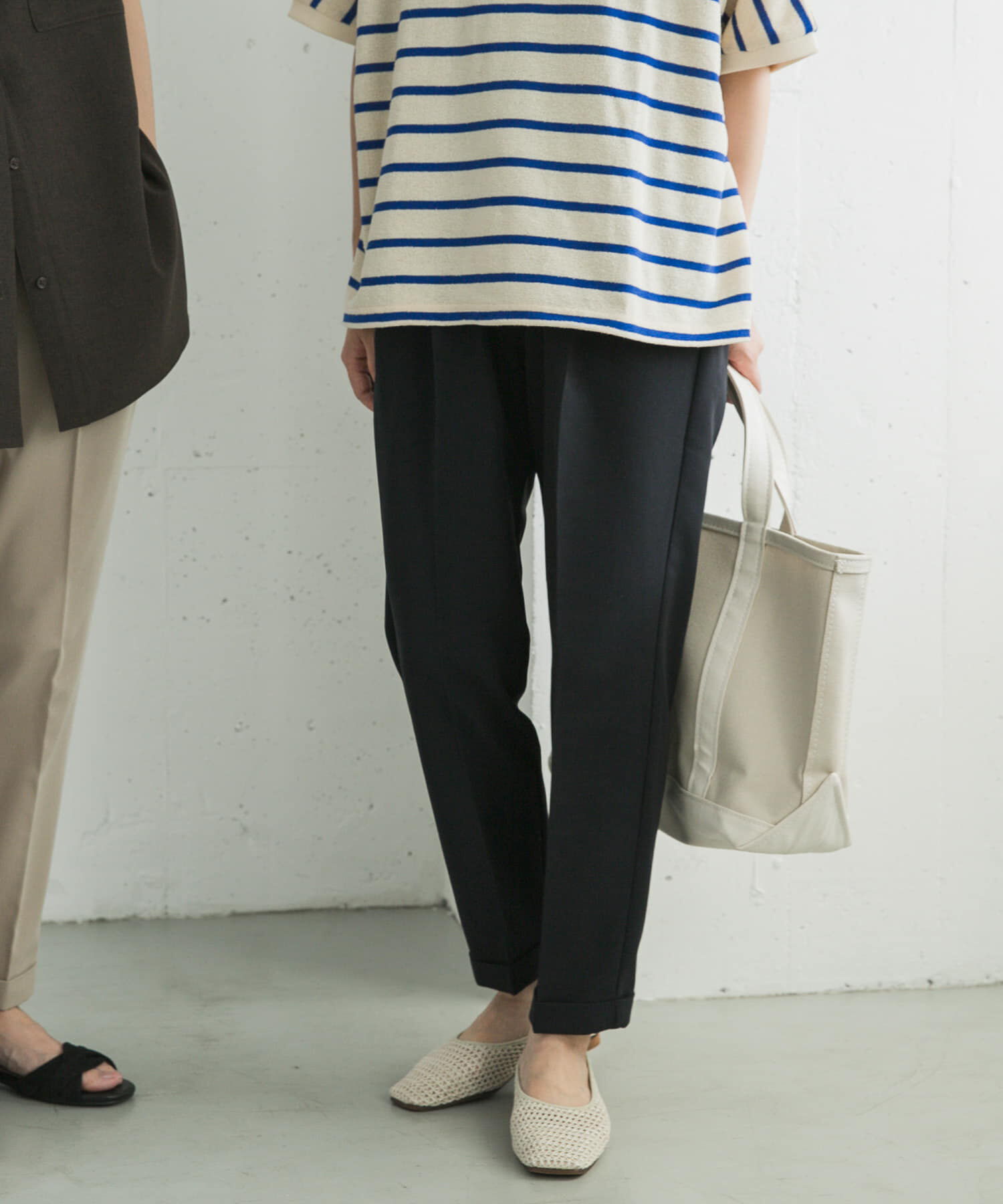 URBAN RESEARCH DOORS「『3サイズ展開』ストレッチテーパードイージーパンツ」|その他|ネイビー