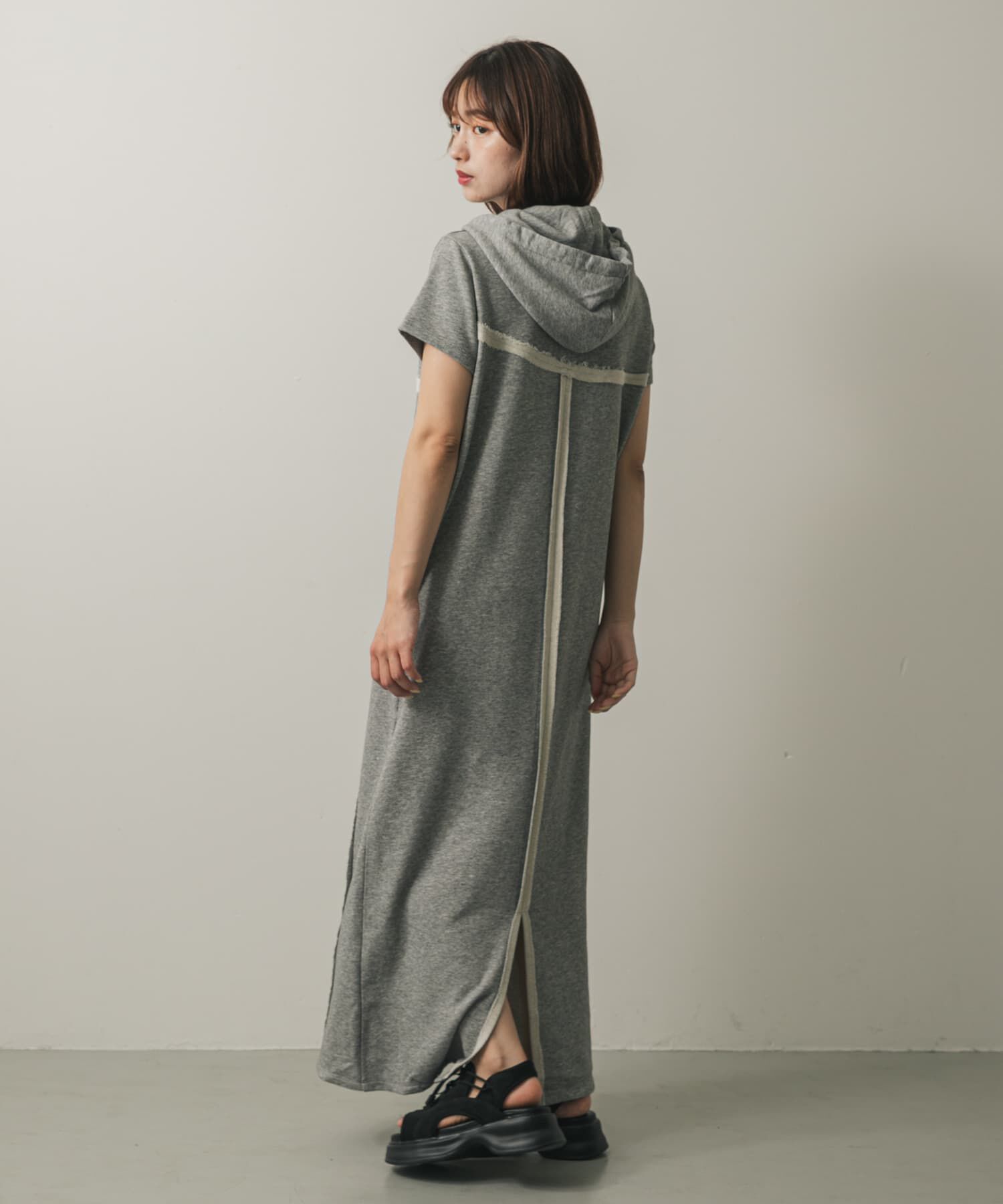 SENSE OF PLACE by URBAN RESEARCH「フーディージップワンピース」|ワンピース|