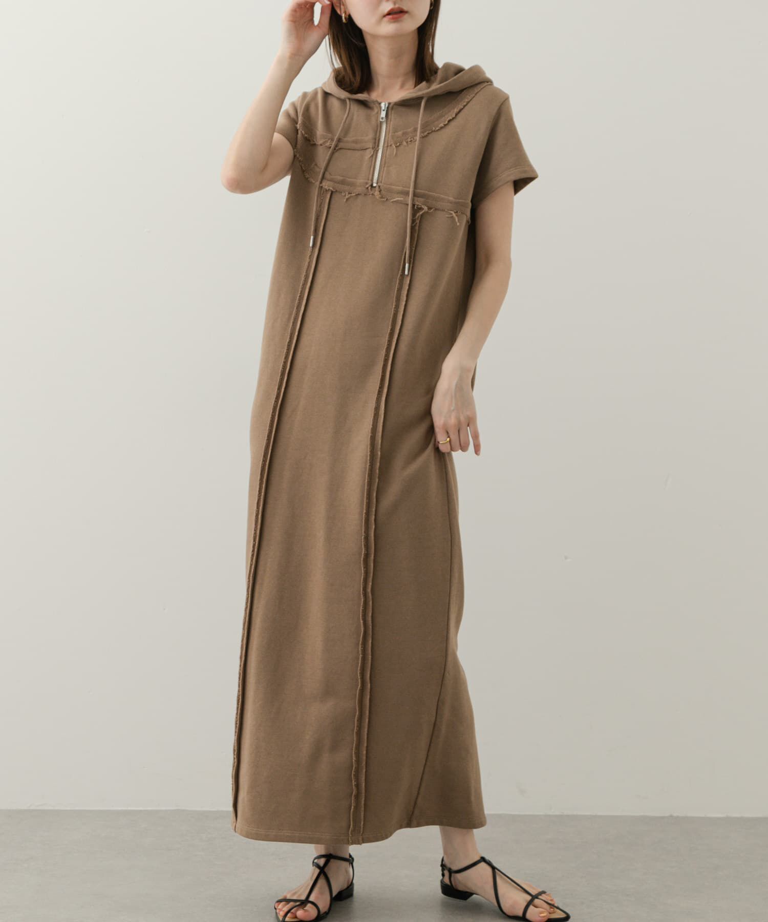 SENSE OF PLACE by URBAN RESEARCH「フーディージップワンピース」|ワンピース|キャメル