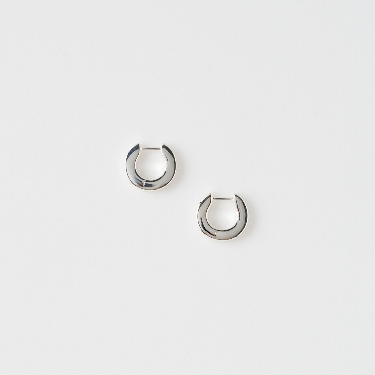  「LAURA LOMBARDI PERSA EARRINGS SILVER」|ピアス|