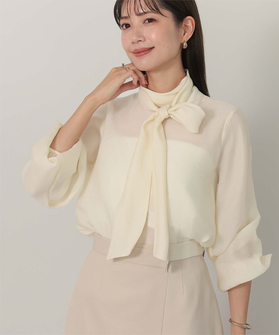 ur's「ボウタイ付シアーハイネックブラウス」|シャツ・ブラウス|ホワイト