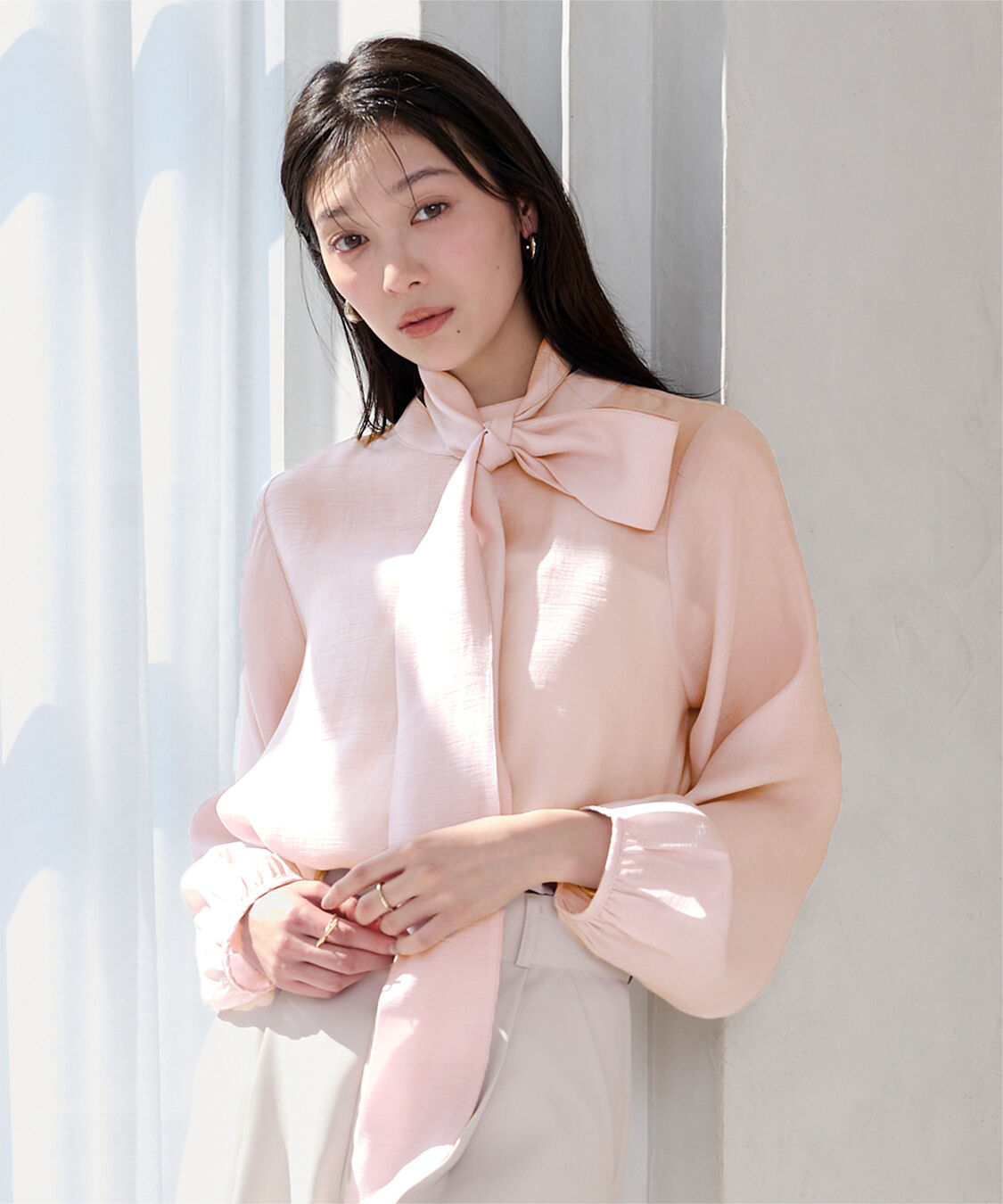 ur's「ボウタイ付シアーハイネックブラウス」|シャツ・ブラウス|ライトピンク