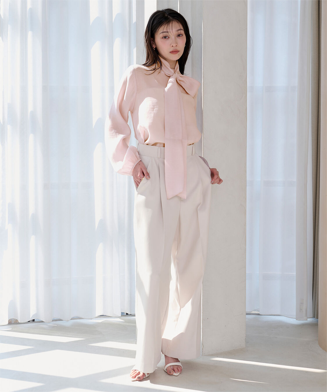 ur's「ボウタイ付シアーハイネックブラウス」|シャツ・ブラウス|