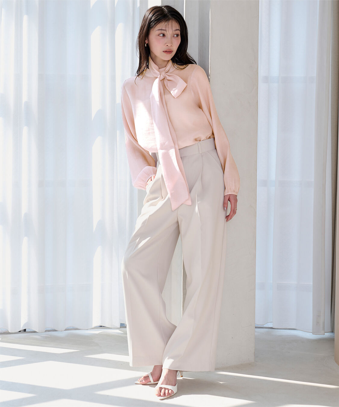 ur's「ボウタイ付シアーハイネックブラウス」|シャツ・ブラウス|