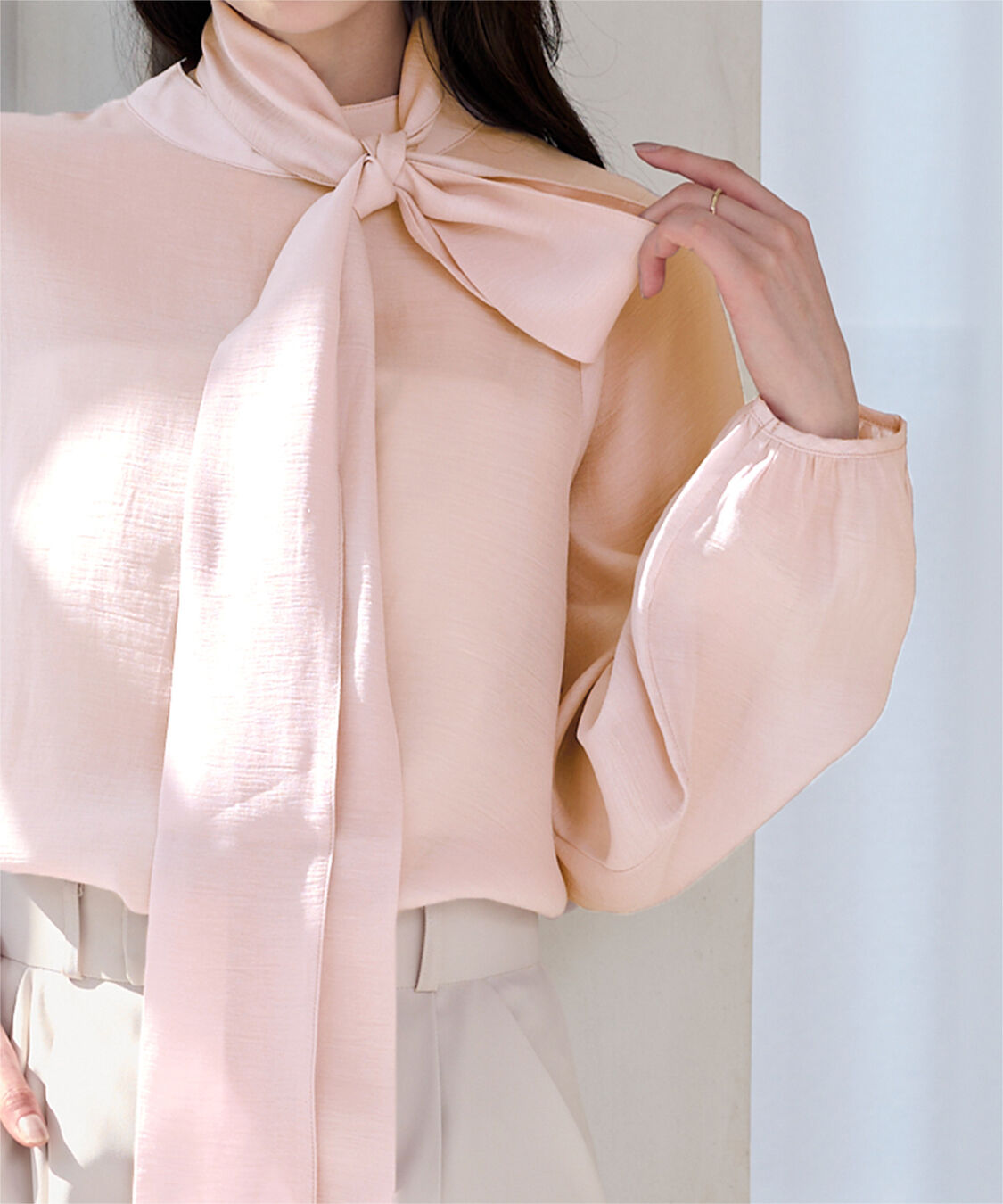 ur's「ボウタイ付シアーハイネックブラウス」|シャツ・ブラウス|