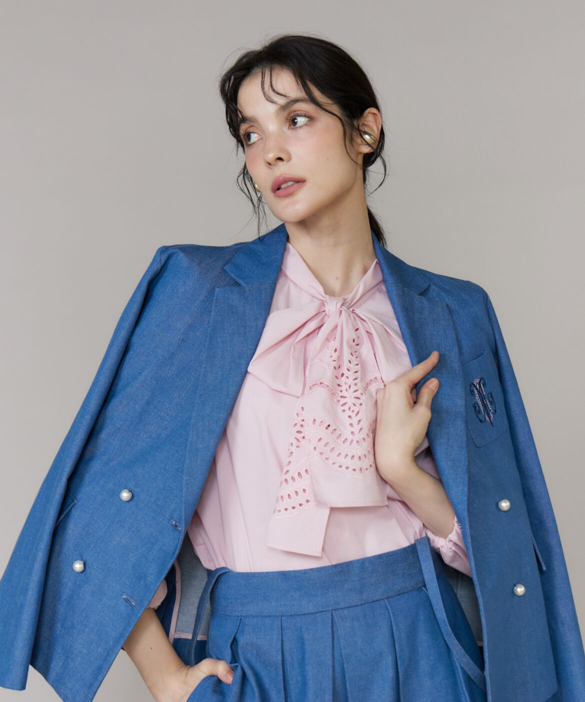 Maglie le cassetto「《ﾌﾟﾗｽｻｲｽﾞ》《WEB･POPUP限定》刺繍ｺﾝﾊﾟｸﾄﾃﾞﾆﾑｼﾞｬ  」|デニムジャケット|