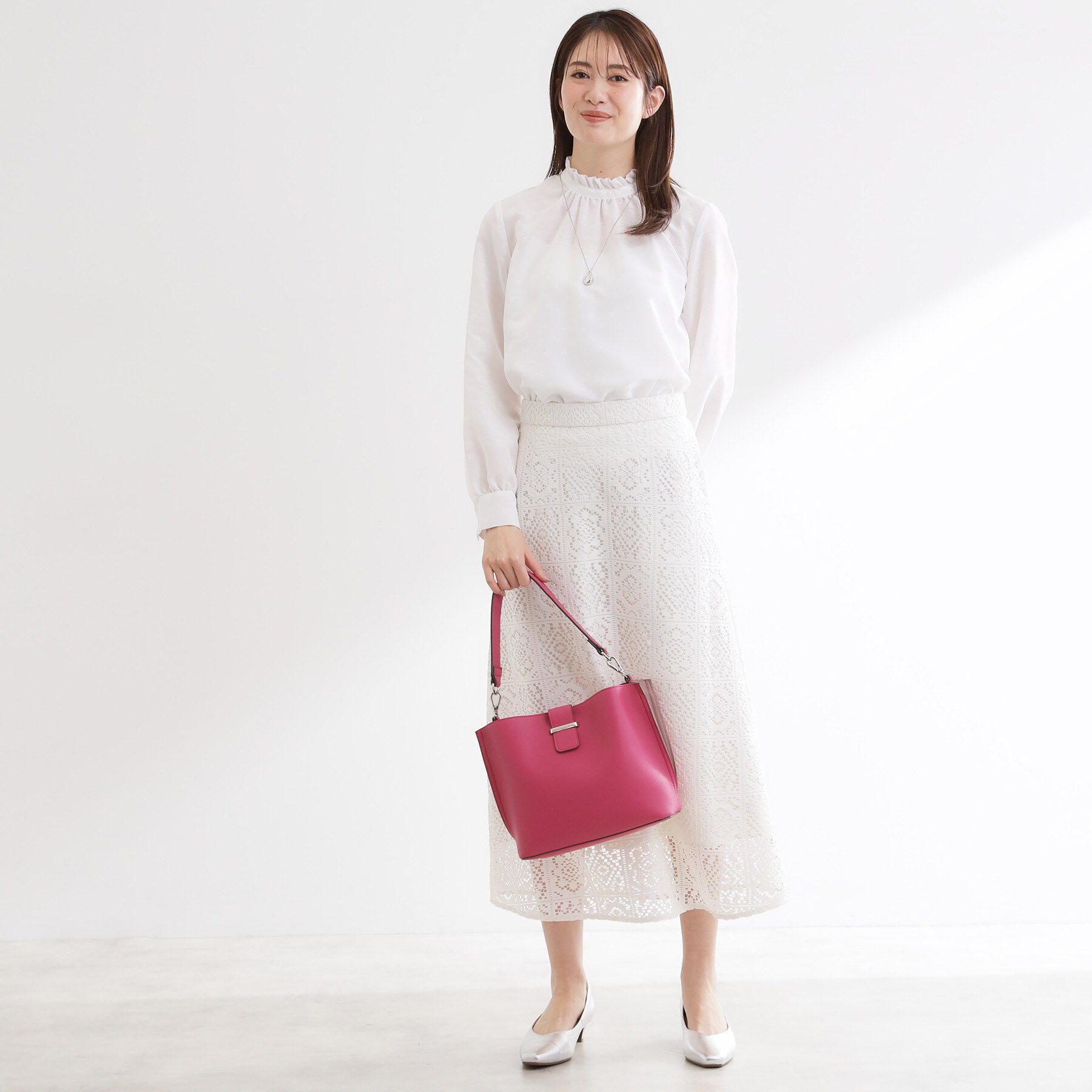 Reflect「フリルネックサテンジャカードブラウス」|シャツ・ブラウス|