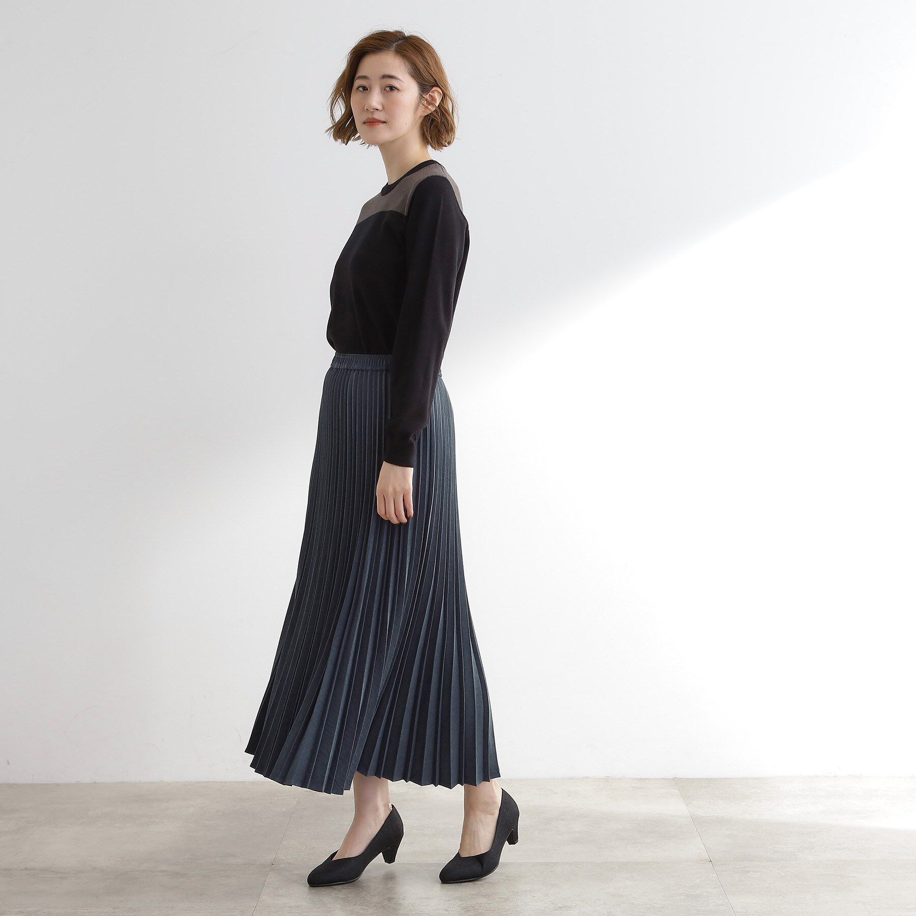 grove「すっきり見えて、やさしく揺れる。大人のスエードライクプリーツスカート」|スカート|