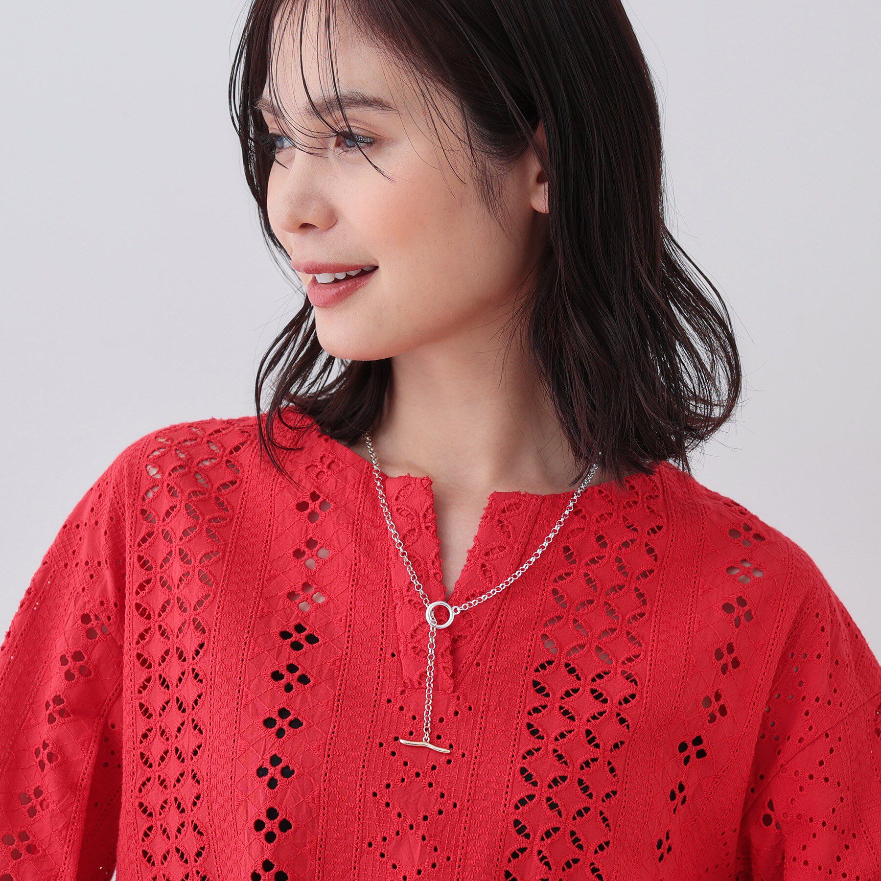 INDIVI「バイカラーショートネックレス」|ネックレス|