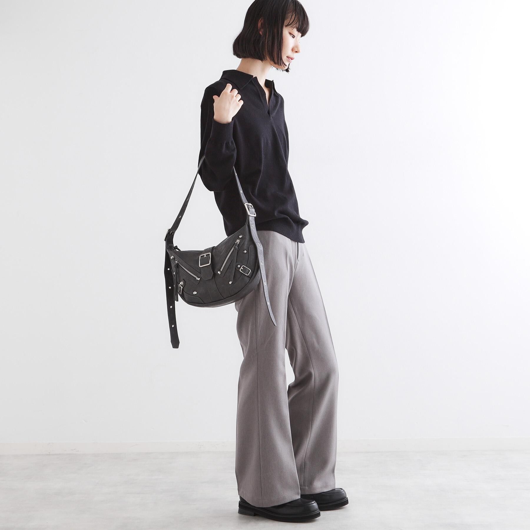 tk.TAKEO KIKUCHI「【FANCYシリーズ】スタッズクレセントショルダーバッグ」|ショルダー・メッセンジャー|