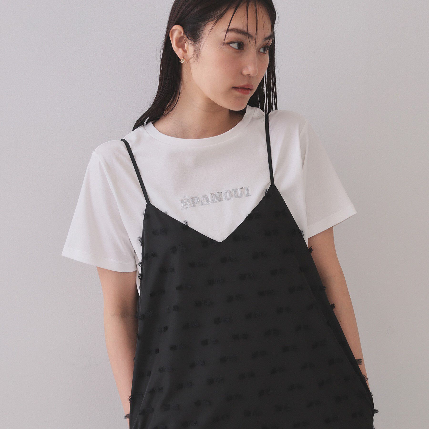 OPAQUE.CLIP「刺繍＆スパンコールロゴTシャツ【洗濯機洗い可】」|Tシャツ・カットソー|
