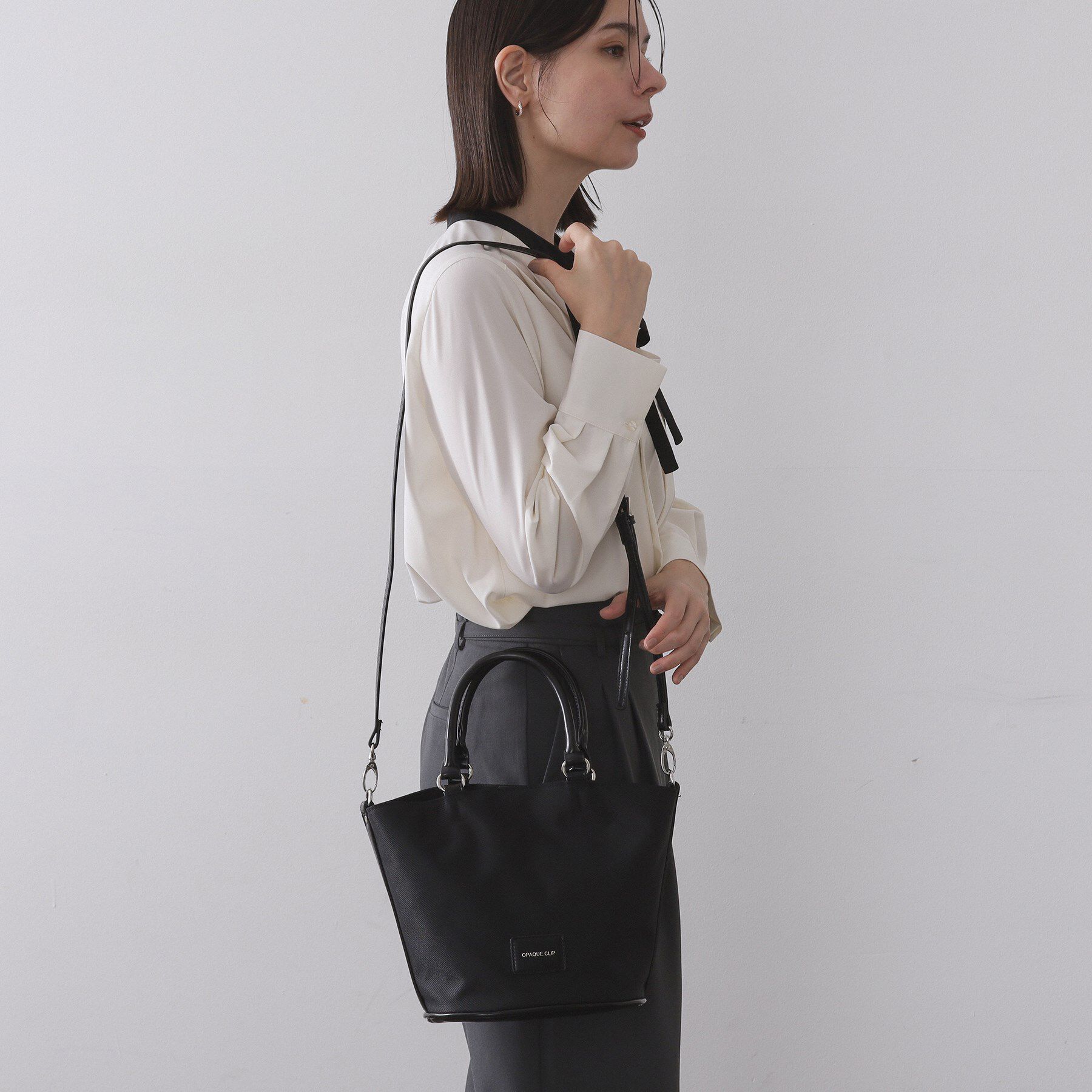 OPAQUE.CLIP「【マルチWAY】ミニショルダーとしても使える！バッグインポーチ付きミドルトートバッグ」|トートバッグ|