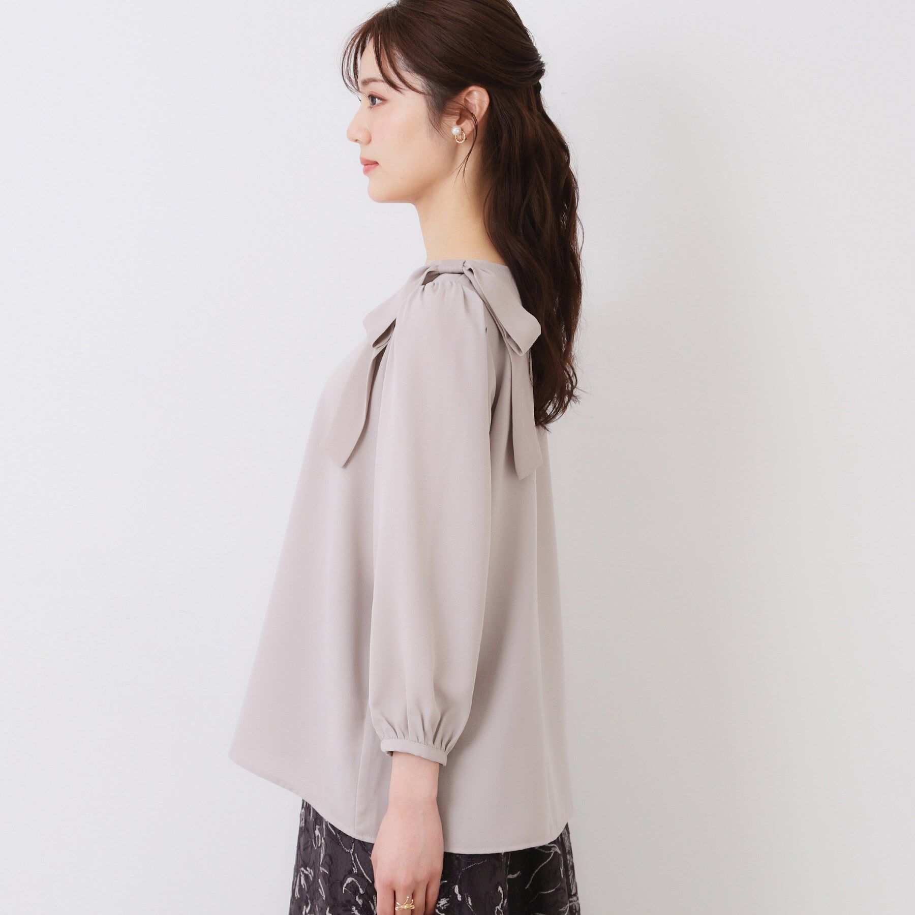 Couture broach「【フェミニン・通勤】肩リボンシフォンブラウス」|シャツ・ブラウス|