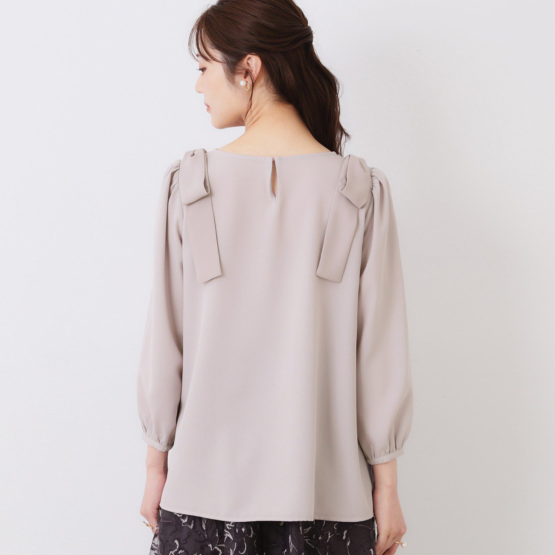 Couture broach「【フェミニン・通勤】肩リボンシフォンブラウス」|シャツ・ブラウス|