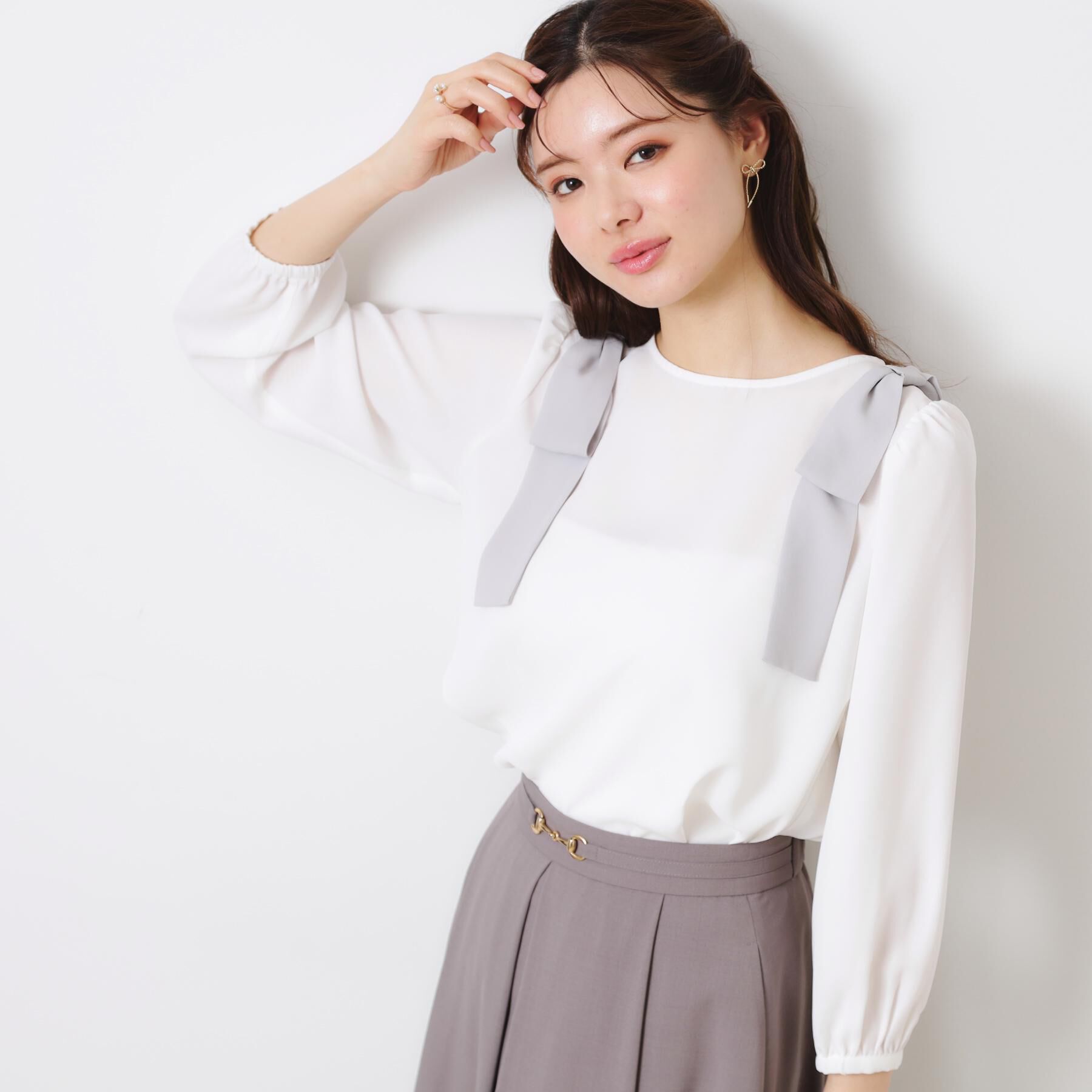 Couture broach「【フェミニン・通勤】肩リボンシフォンブラウス」|シャツ・ブラウス|オフホワイト(503