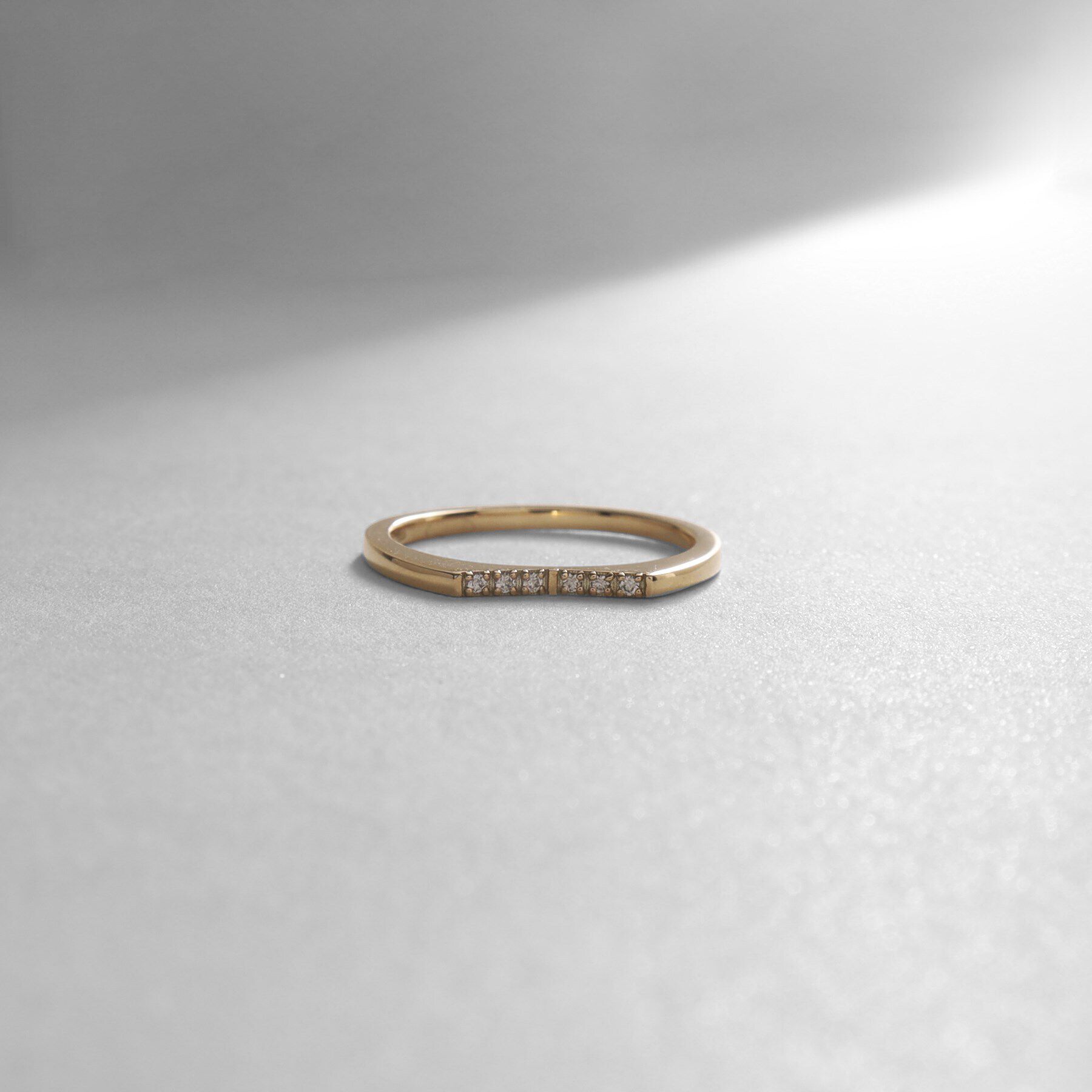 COCOSHNIK「K10ダイヤモンド スロープカットオフ リング」|リング|