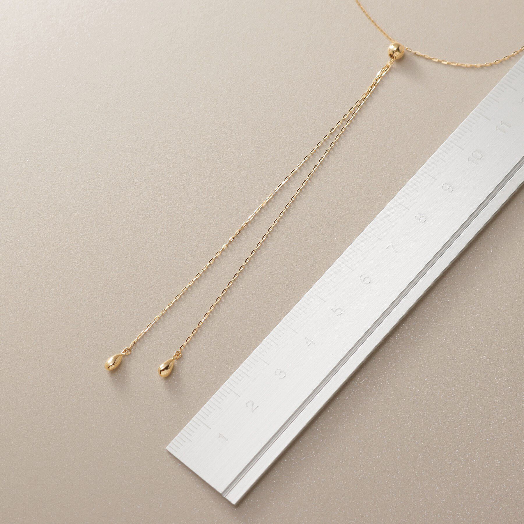 COCOSHNIK「K18中空ペアシェイプラリエット ネックレス」|ネックレス|