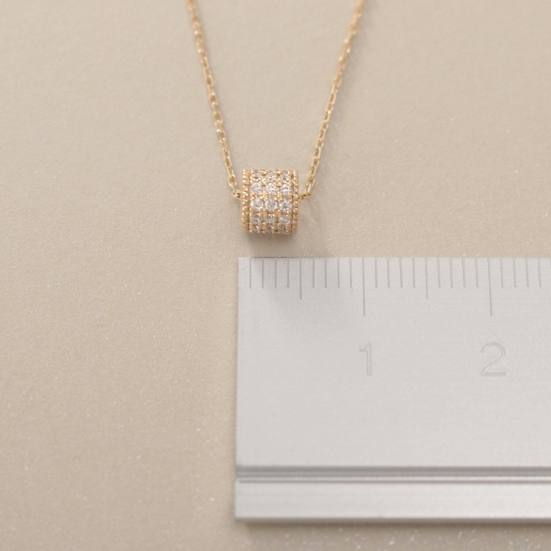 COCOSHNIK「K10【サステナブル】モアサナイトパヴェスルー ネックレス」|ネックレス|