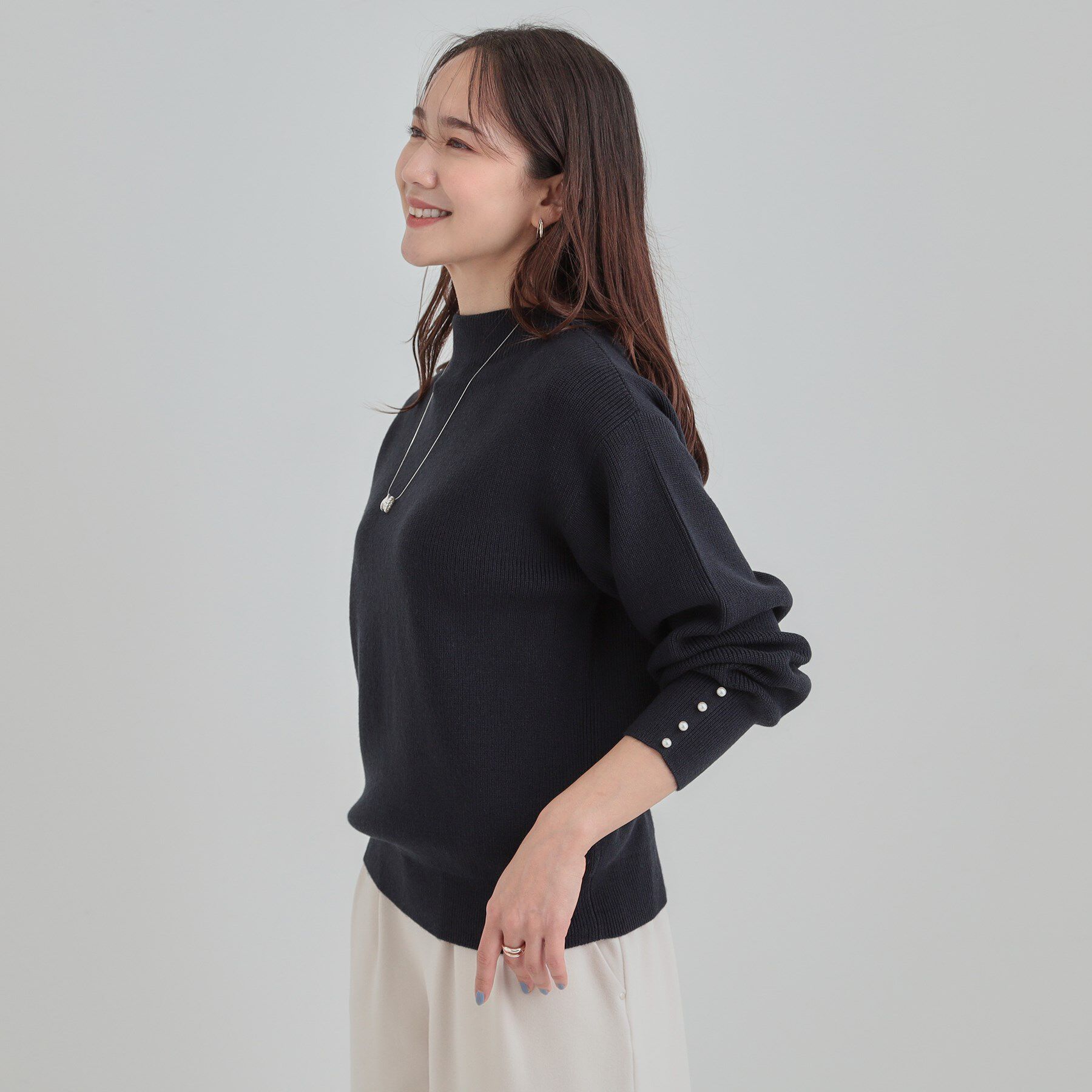 SHOO･LA･RUE「【毛玉になりにくい/洗濯機可/S-LL】お袖パールの上品ニット」|ニット・セーター|