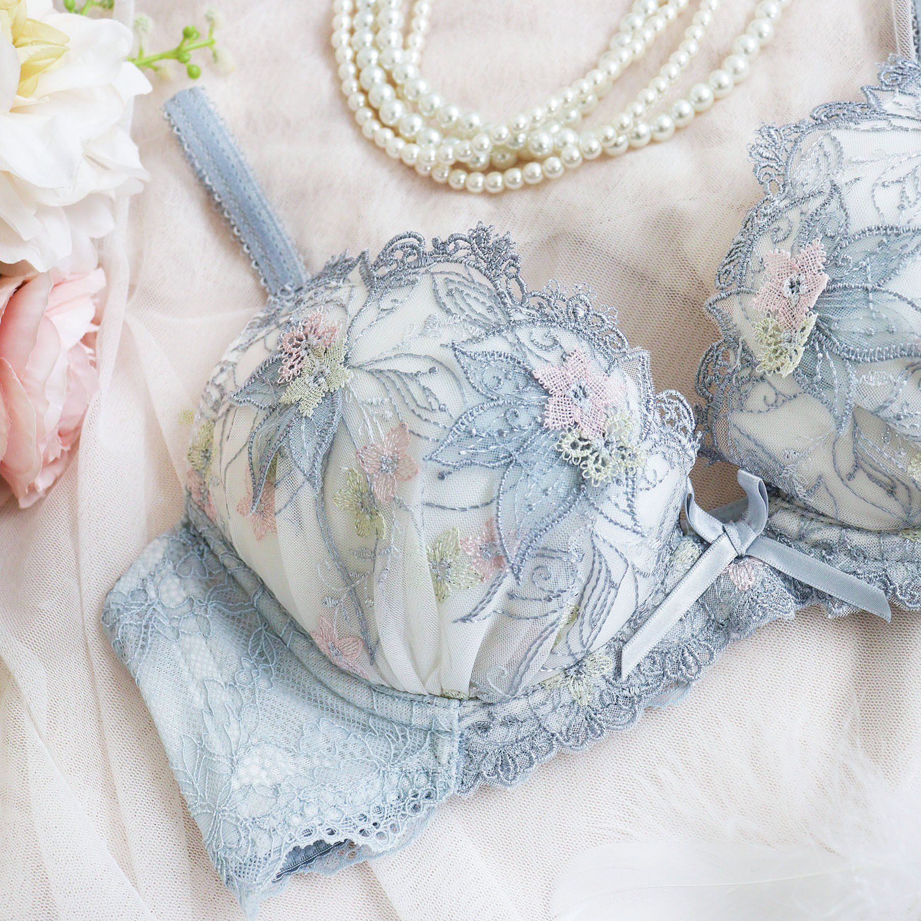 Risa Magli「セレスティナ ブラジャー (D-F) ＜V Make Type＞」|インナー|