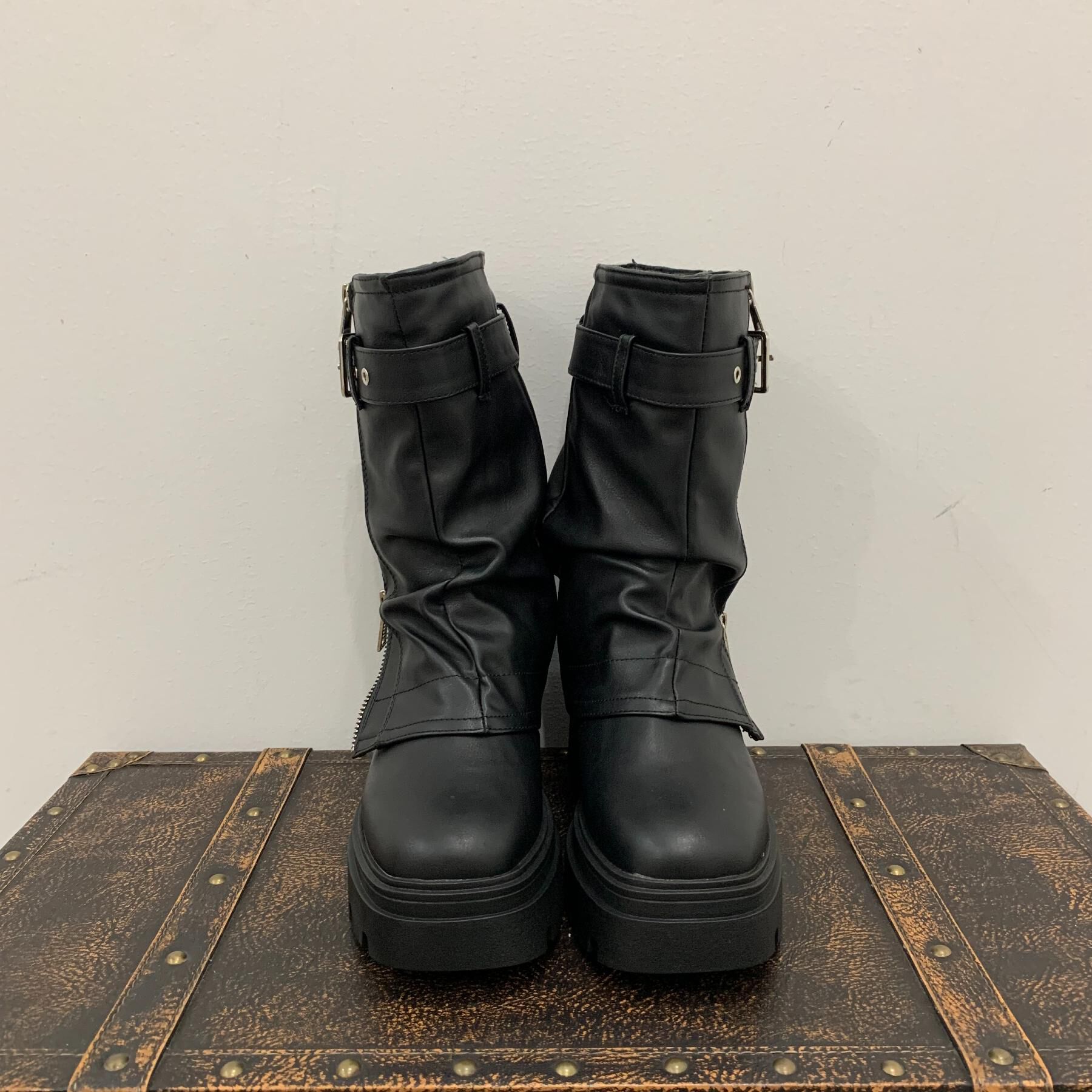 csT&P「ベルト付きカバーブーツ」|ショートブーツ|