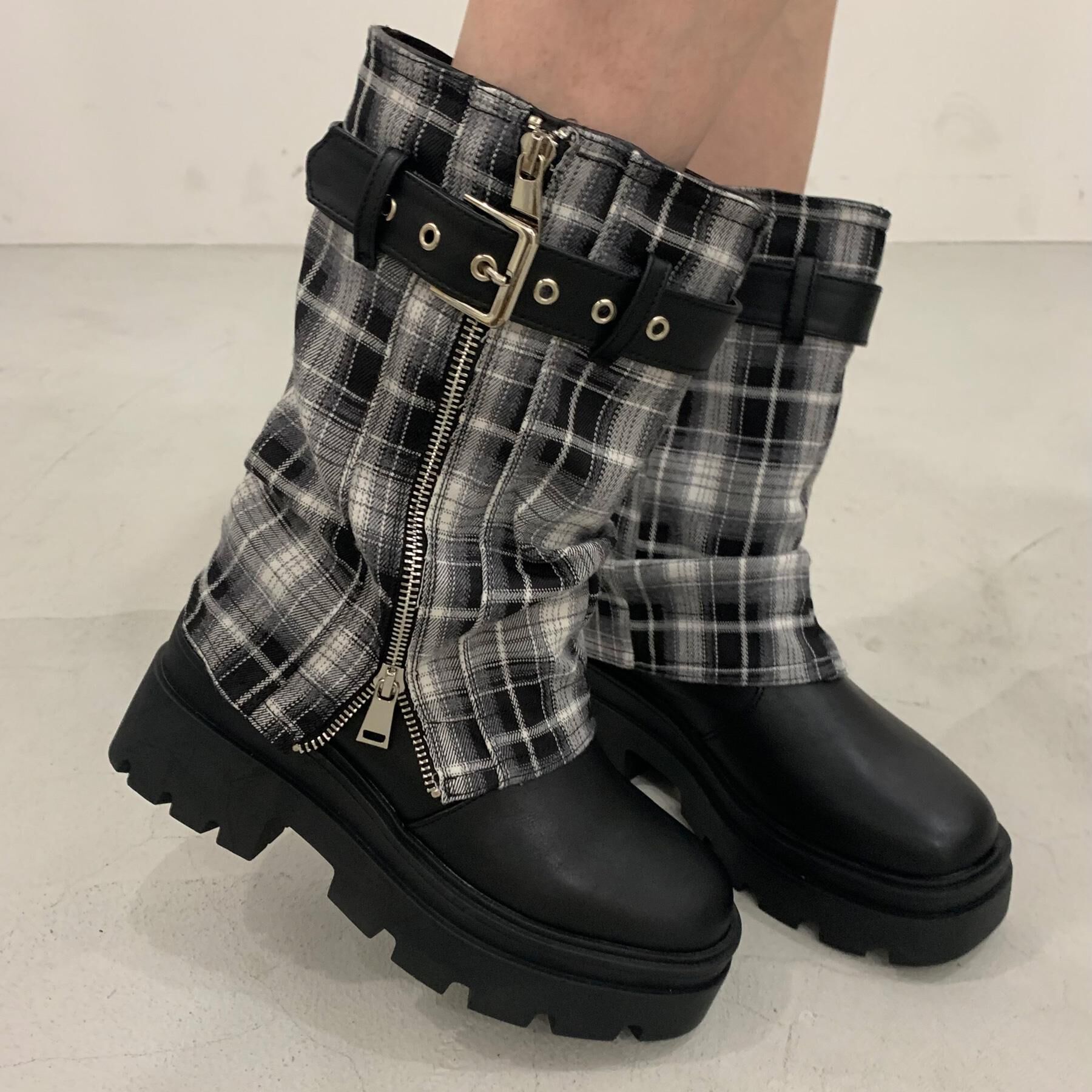 csT&P「ベルト付きカバーブーツ」|ショートブーツ|ブラック(919)