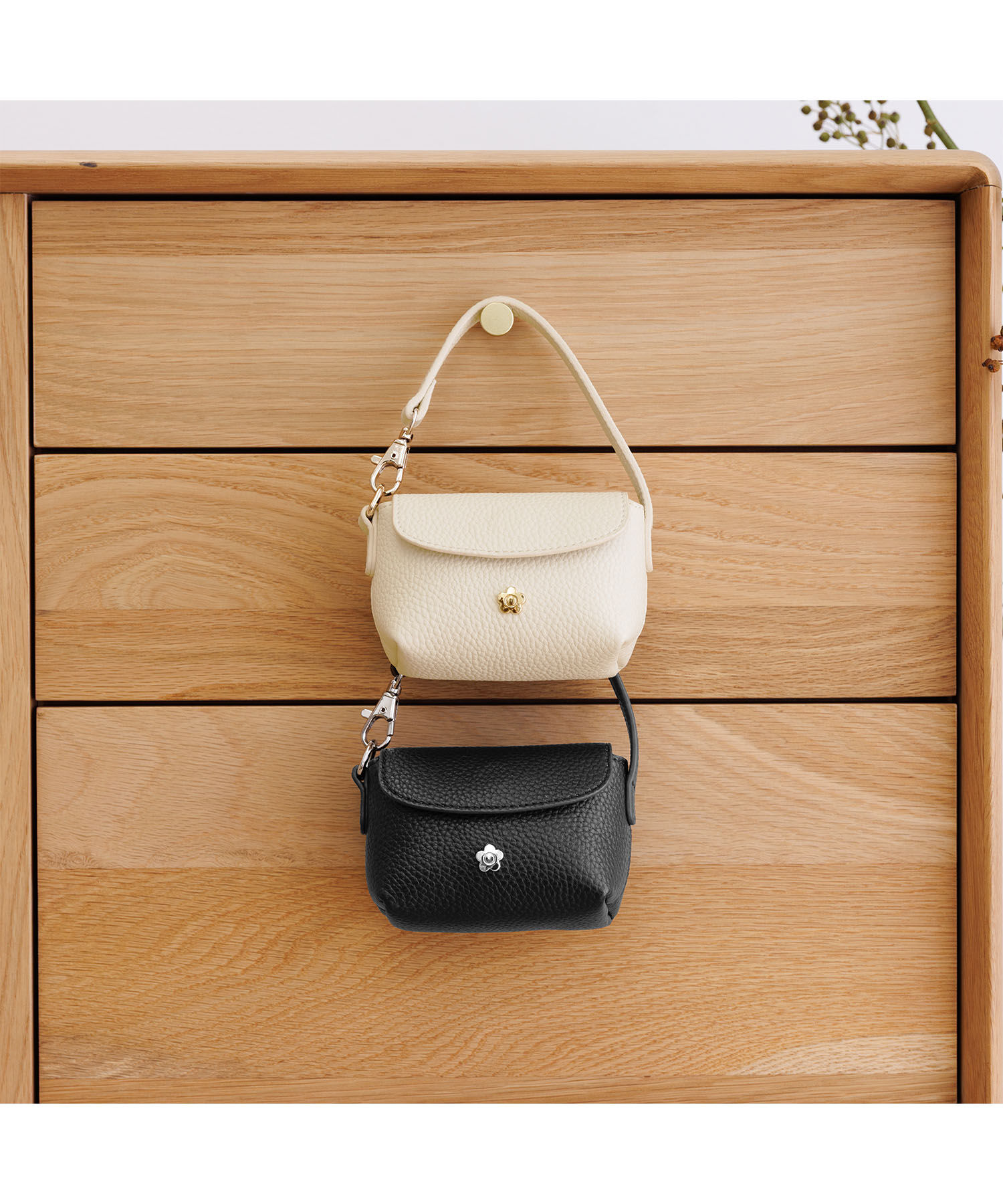 MARY QUANT「インナースエードデイジー ミニバッグチャームポーチ」|キーケース|