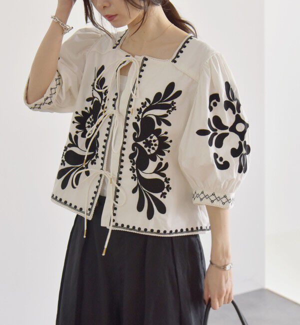 quaranciel「quaranciel:〈洗濯機可能〉エンブロイダリー スクエアネック ブラウス」|シャツ・ブラウス|ホワイト