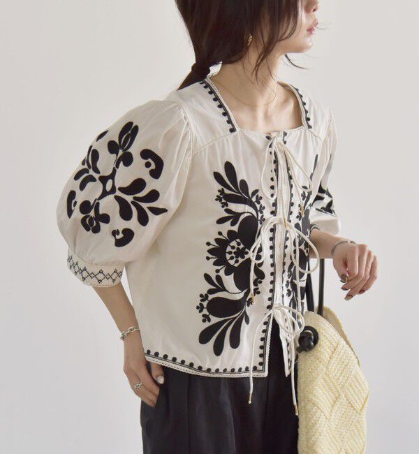 quaranciel「quaranciel:〈洗濯機可能〉エンブロイダリー スクエアネック ブラウス」|シャツ・ブラウス|