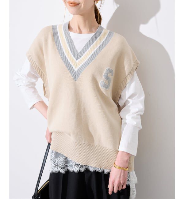 SLOBE IENA「サガラ刺繍レタードベスト」|ベスト・ジレ|ベージュ