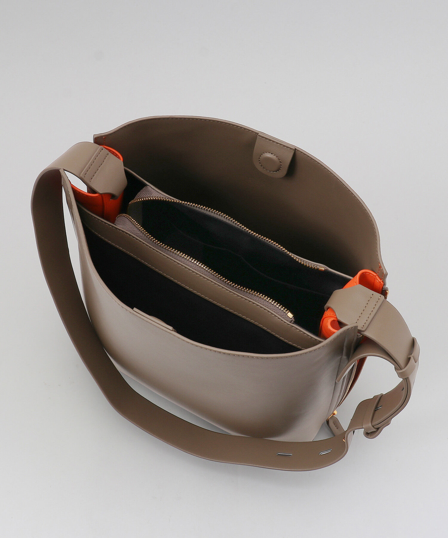 E'POR「【A4対応】【通勤】【E'POR】Y BAG Shoulder Large（サイドジップショルダーバッグ）【WEB限定/一部店舗限」|ショルダー・メッセンジャー|