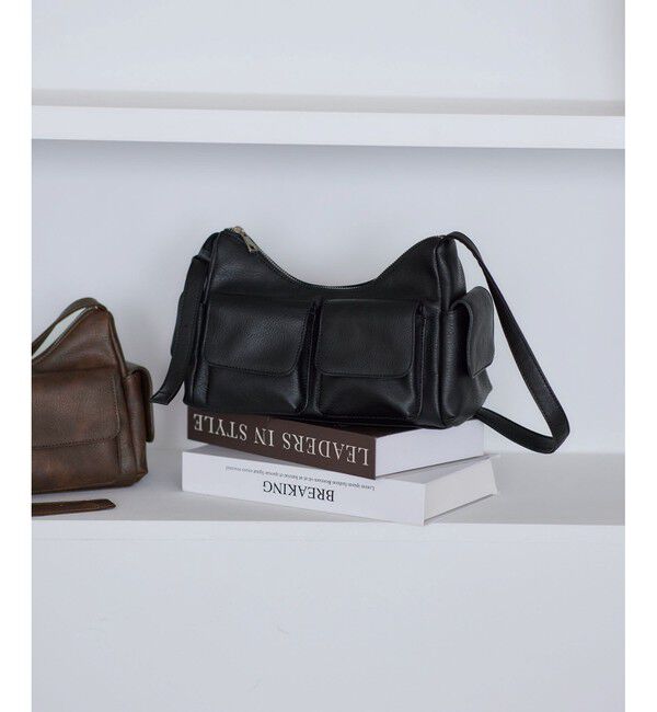 VIS「【2WAY】ビンテージ合皮クアトロポケットショルダーバッグ」|ショルダー・メッセンジャー|ブラック(01)