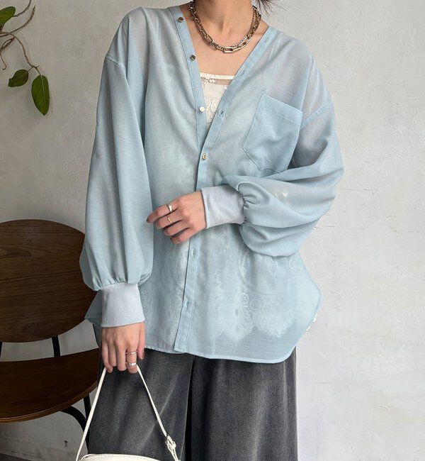  「GOLDボタンVVシャツ」|シャツ・ブラウス|サックスブルー