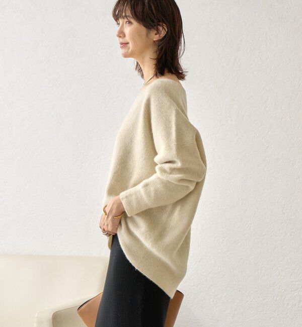  「【抜け感シルエット】ヘアリーウール片畦Vネックニット」|ニット・セーター|