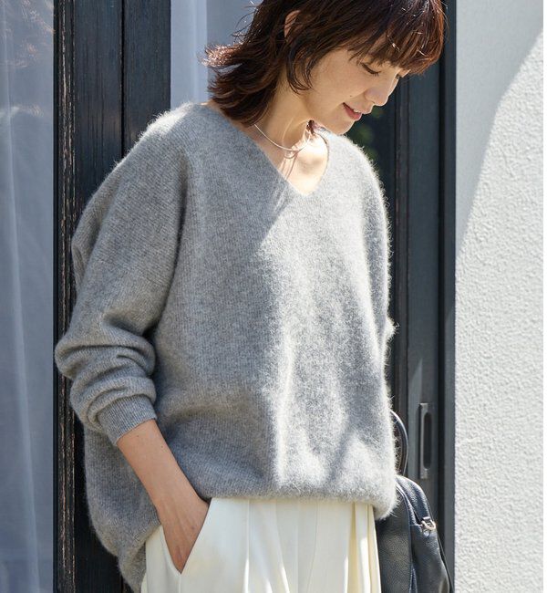  「【抜け感シルエット】ヘアリーウール片畦Vネックニット」|ニット・セーター|グレー