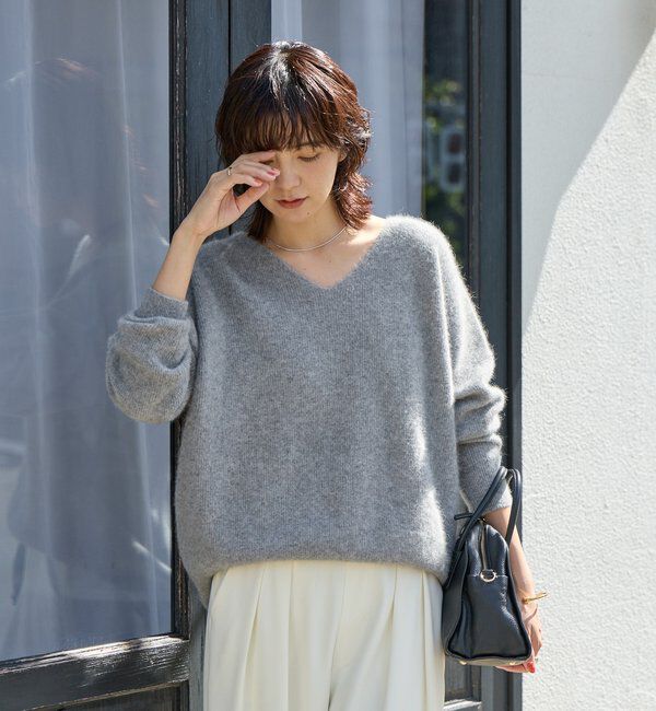  「【抜け感シルエット】ヘアリーウール片畦Vネックニット」|ニット・セーター|