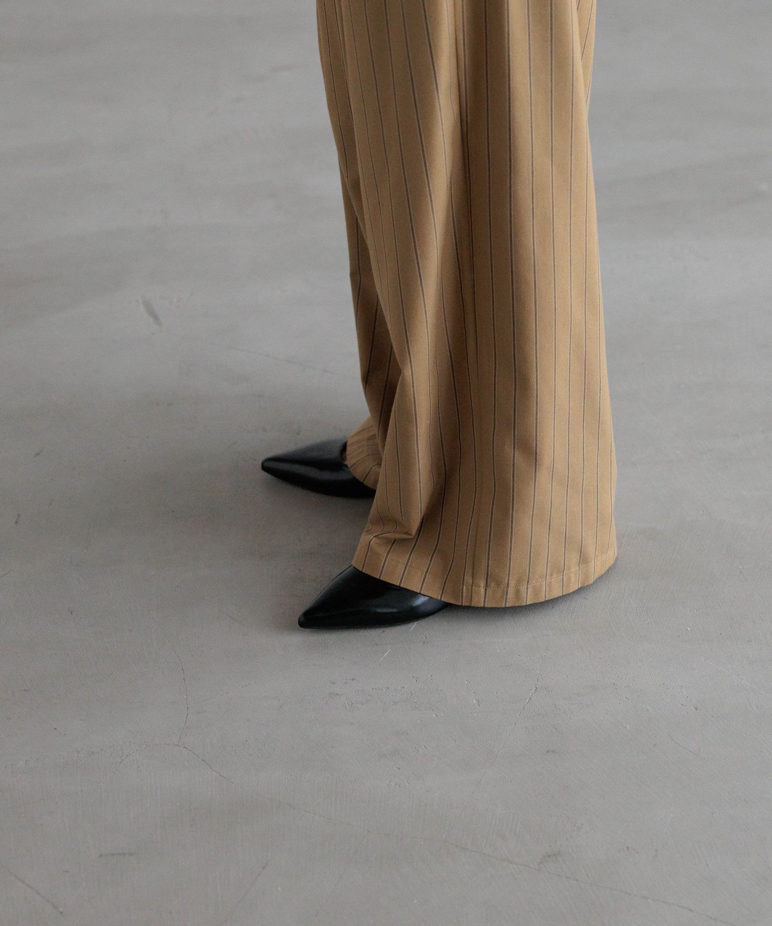 LOWRYS FARM「ギャザーワイドイージーパンツ」|チノ|