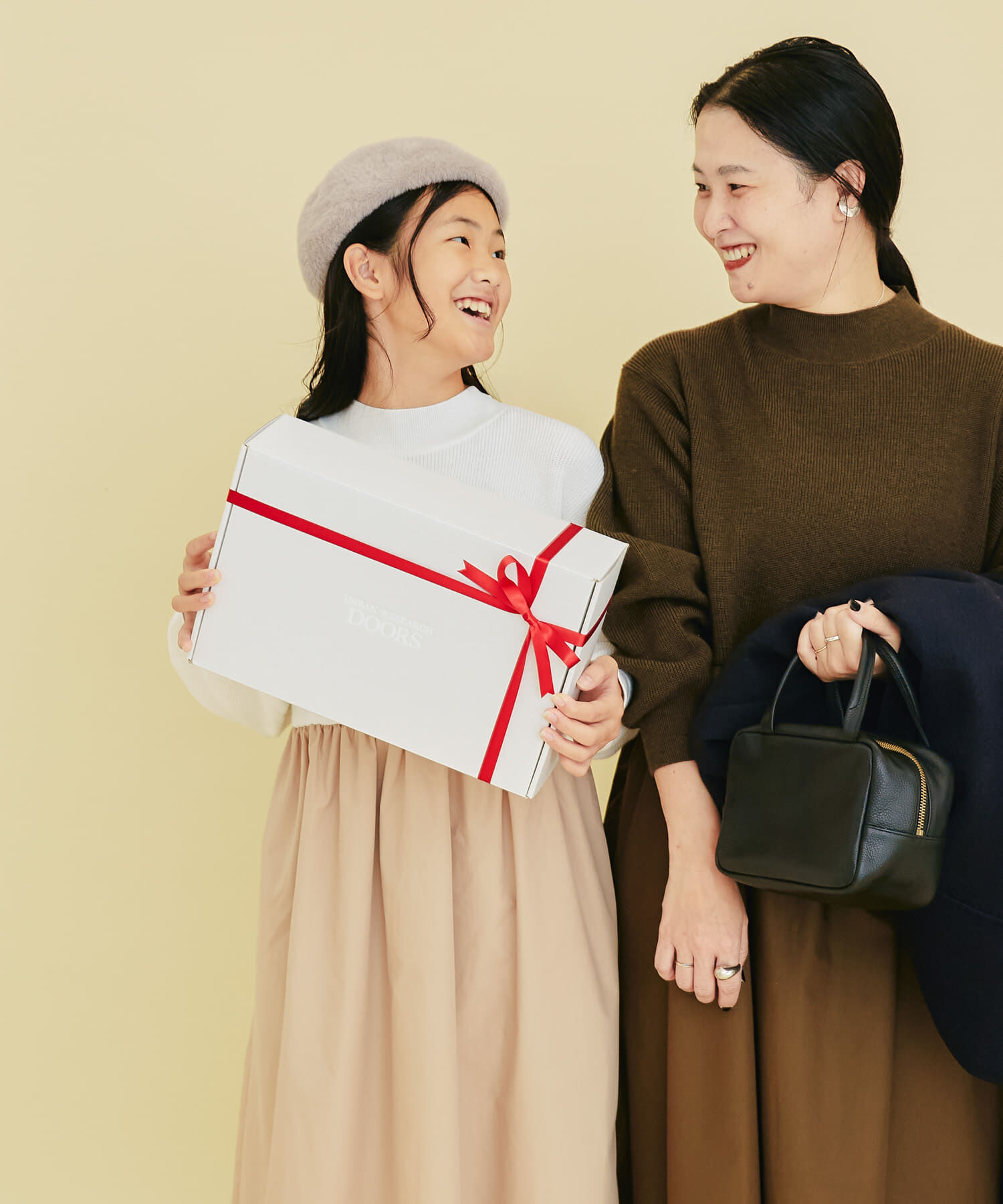 URBAN RESEARCH DOORS「『WEB/一部店舗限定』『親子リンク』ニットドッキングワンピース(KIDS)」|ワンピース|ベージュ系その他