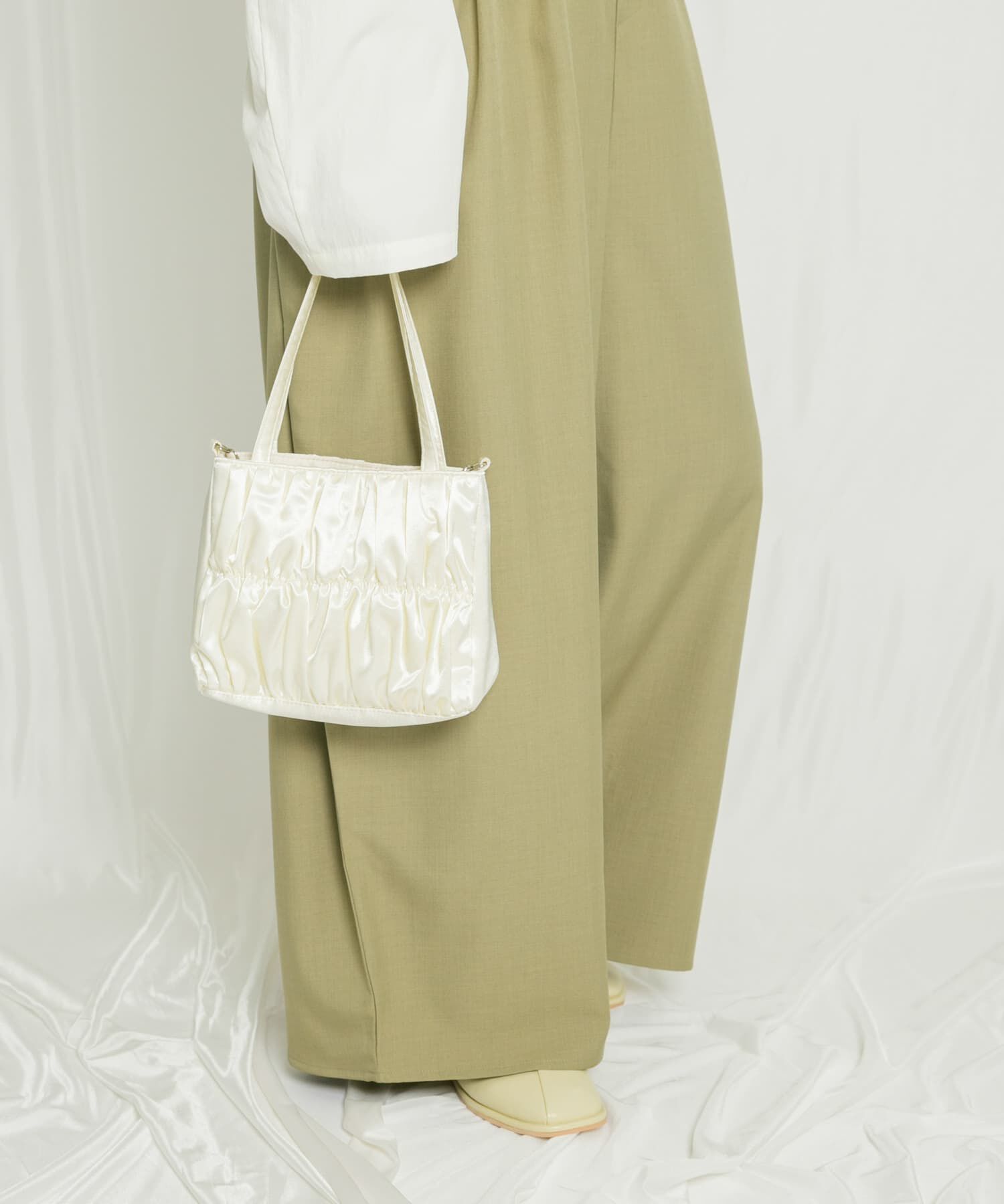  「サテンギャザーハンドBAG」|ハンドバッグ|