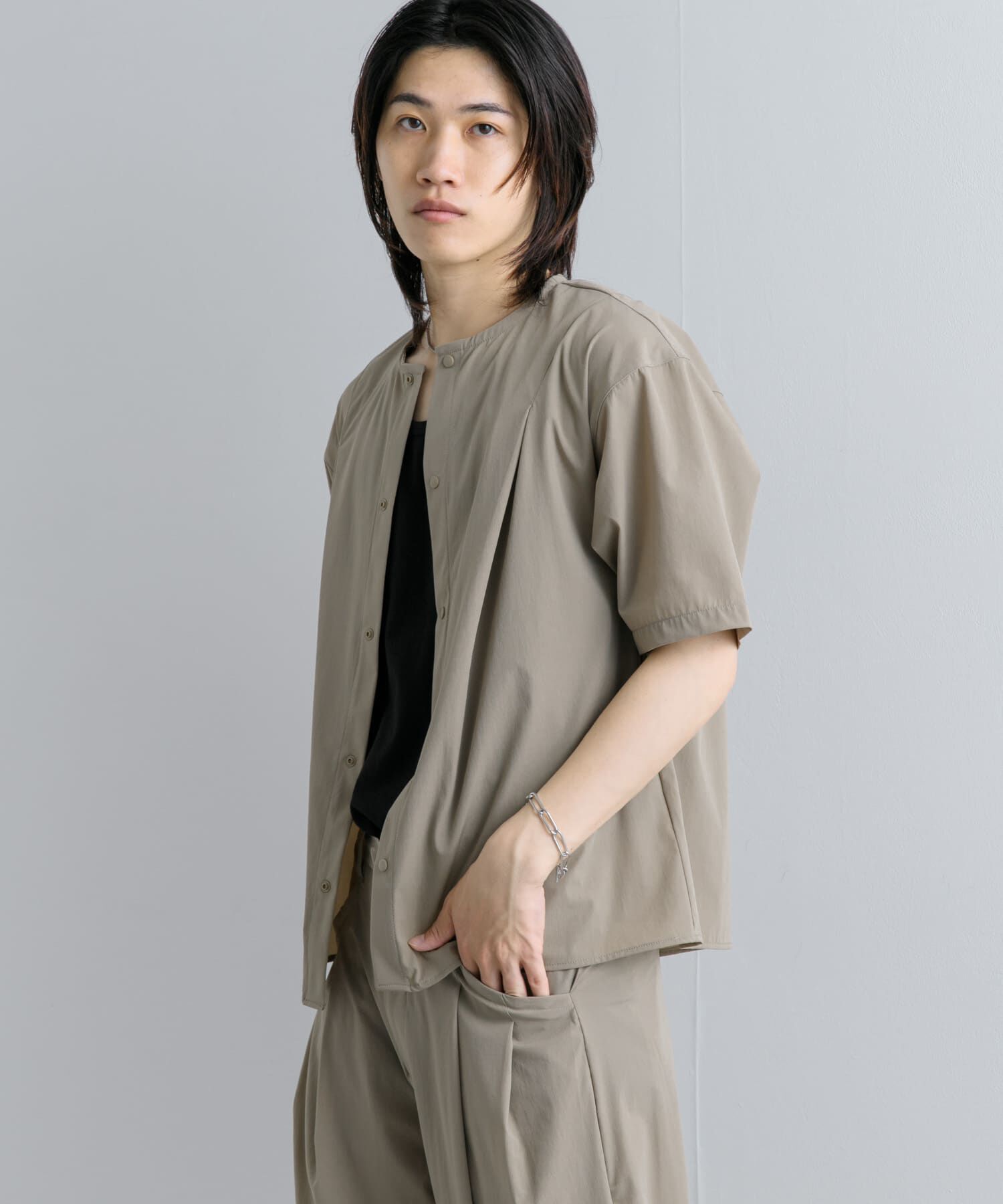 SENSE OF PLACE by URBAN RESEARCH「Uiscel　4WAYストレッチタックノーカラーシャツ5分袖」|シャツ・ブラウス|