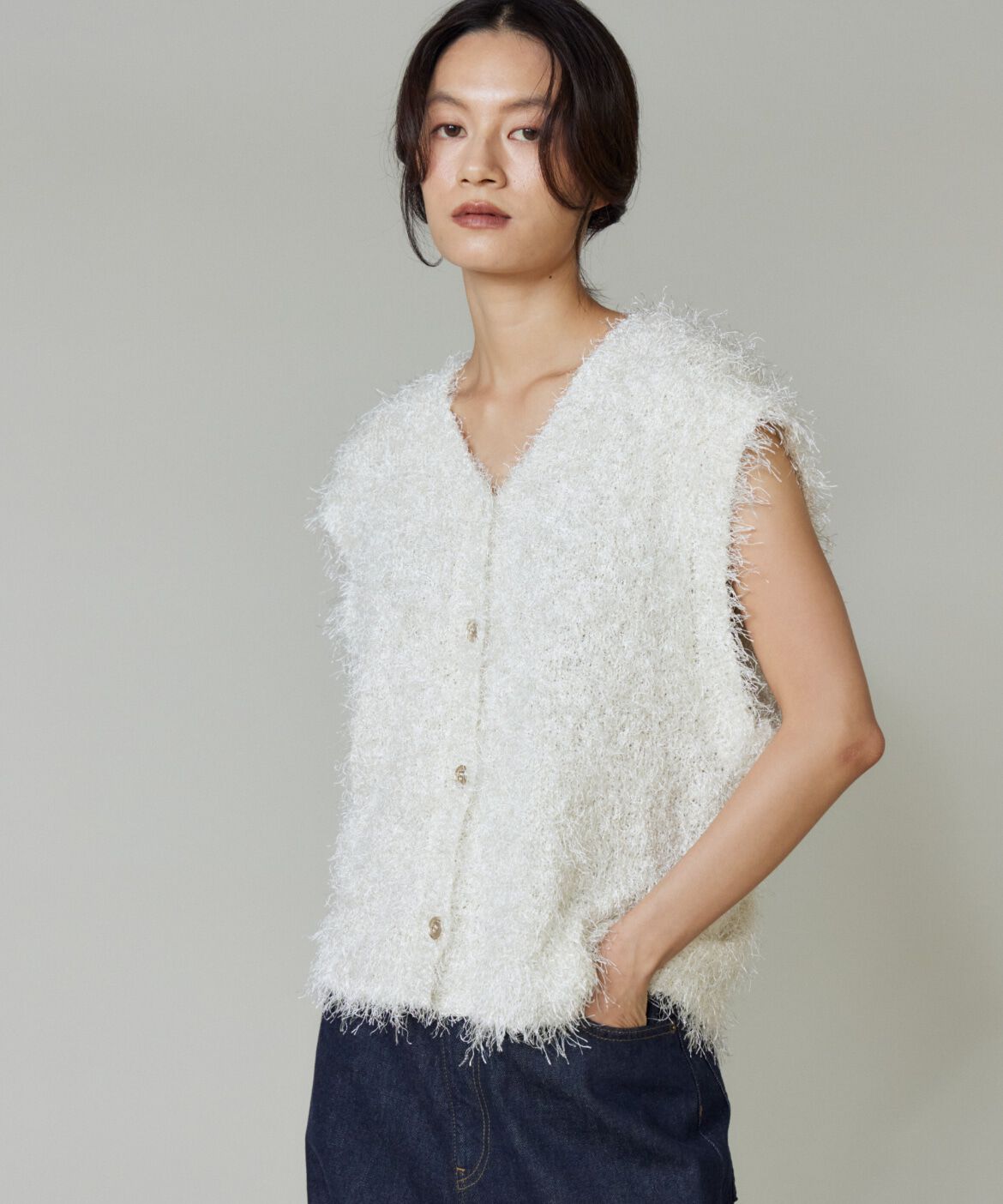 DAY by DAY it&rsquo;s international「フェザーヤーンVネックニットジレ」|ニット・セーター|グレーベージ 3