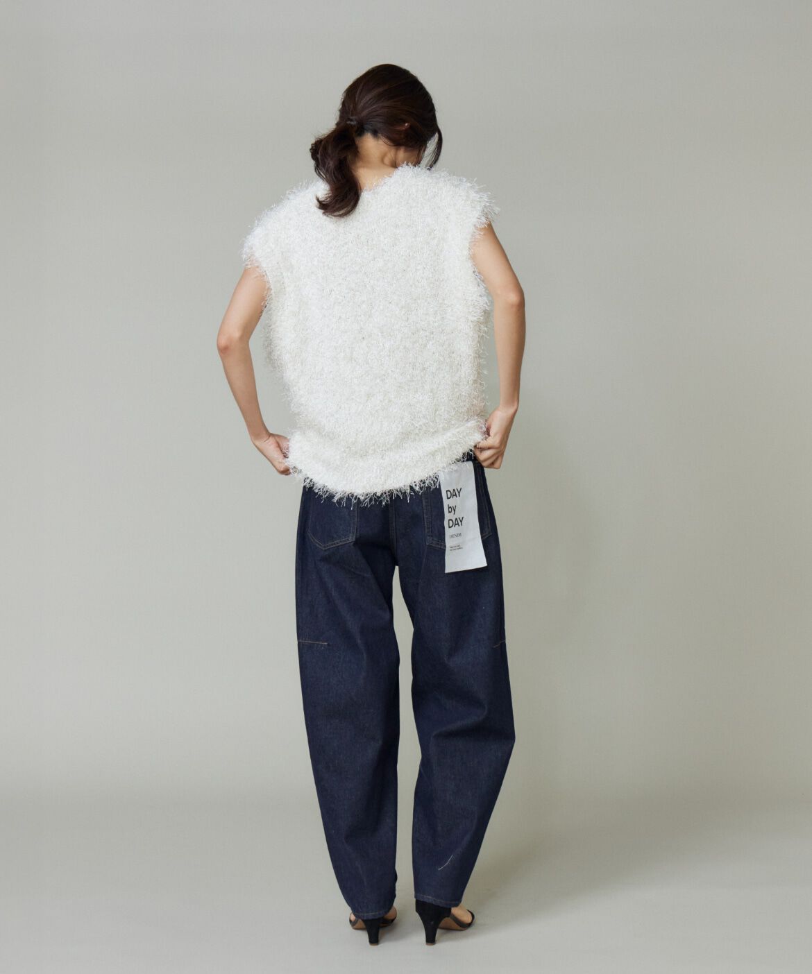 DAY by DAY it&rsquo;s international「フェザーヤーンVネックニットジレ」|ニット・セーター|