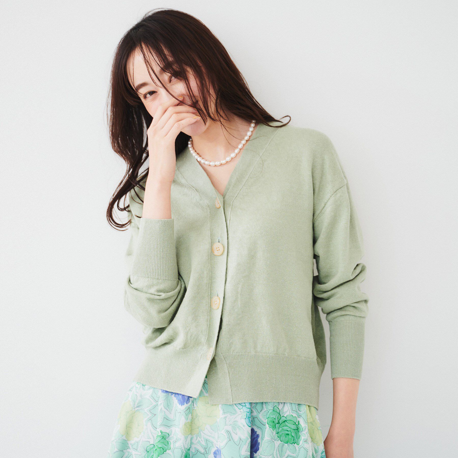 UNTITLED「【アンサンブル可能/手洗い可】リネン混ベーシックカーディガン」|カーディガン|ミントグリーン(02
