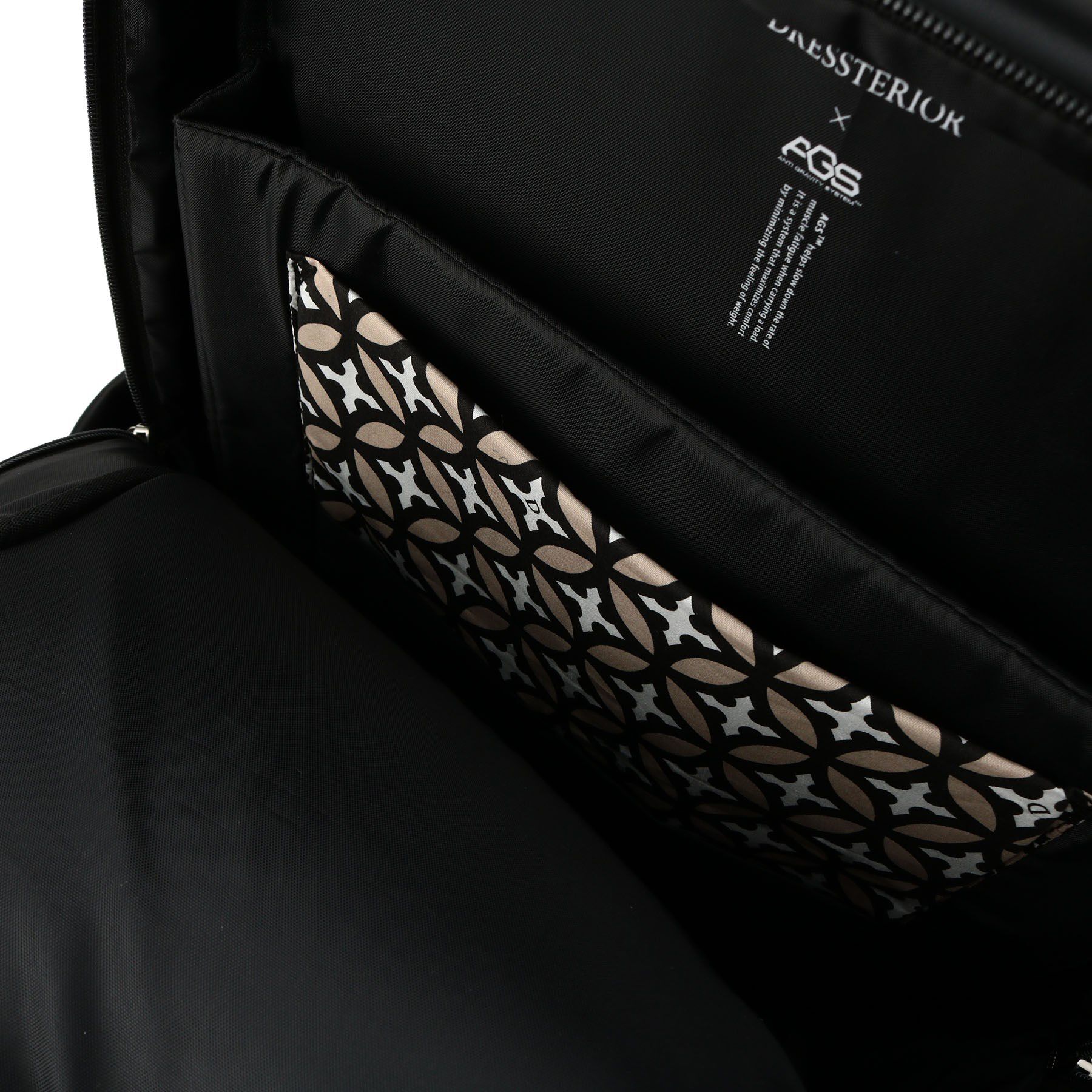 DRESSTERIOR「【荷重軽減】サスペンション リサイクルレザーバックパック」|リュック|